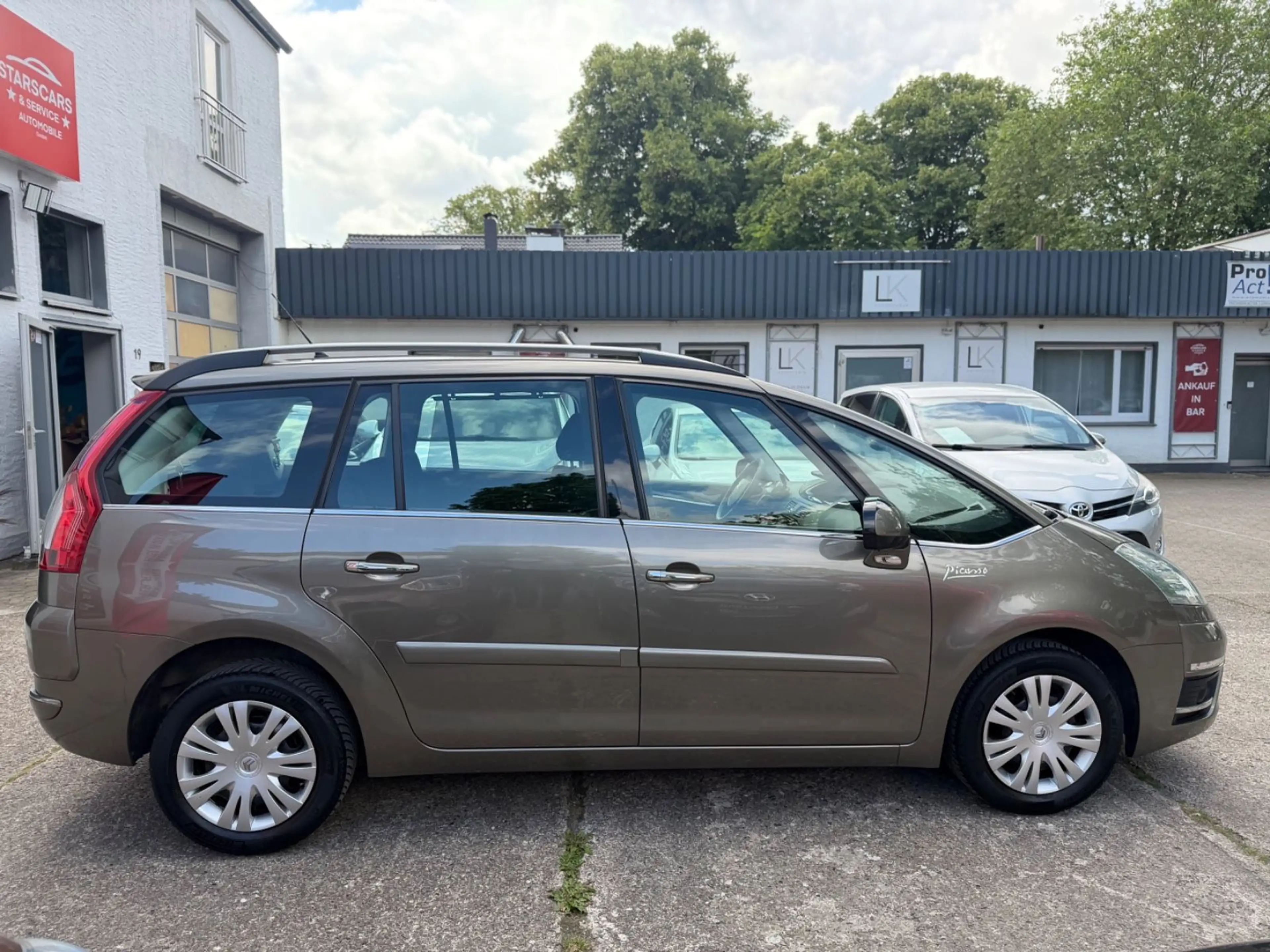 Citroen Grand C4 Picasso Grand-C4*PICASSO*SHZ*PDC*TEMPO*2.HAND*7-SITZER* — photo 8