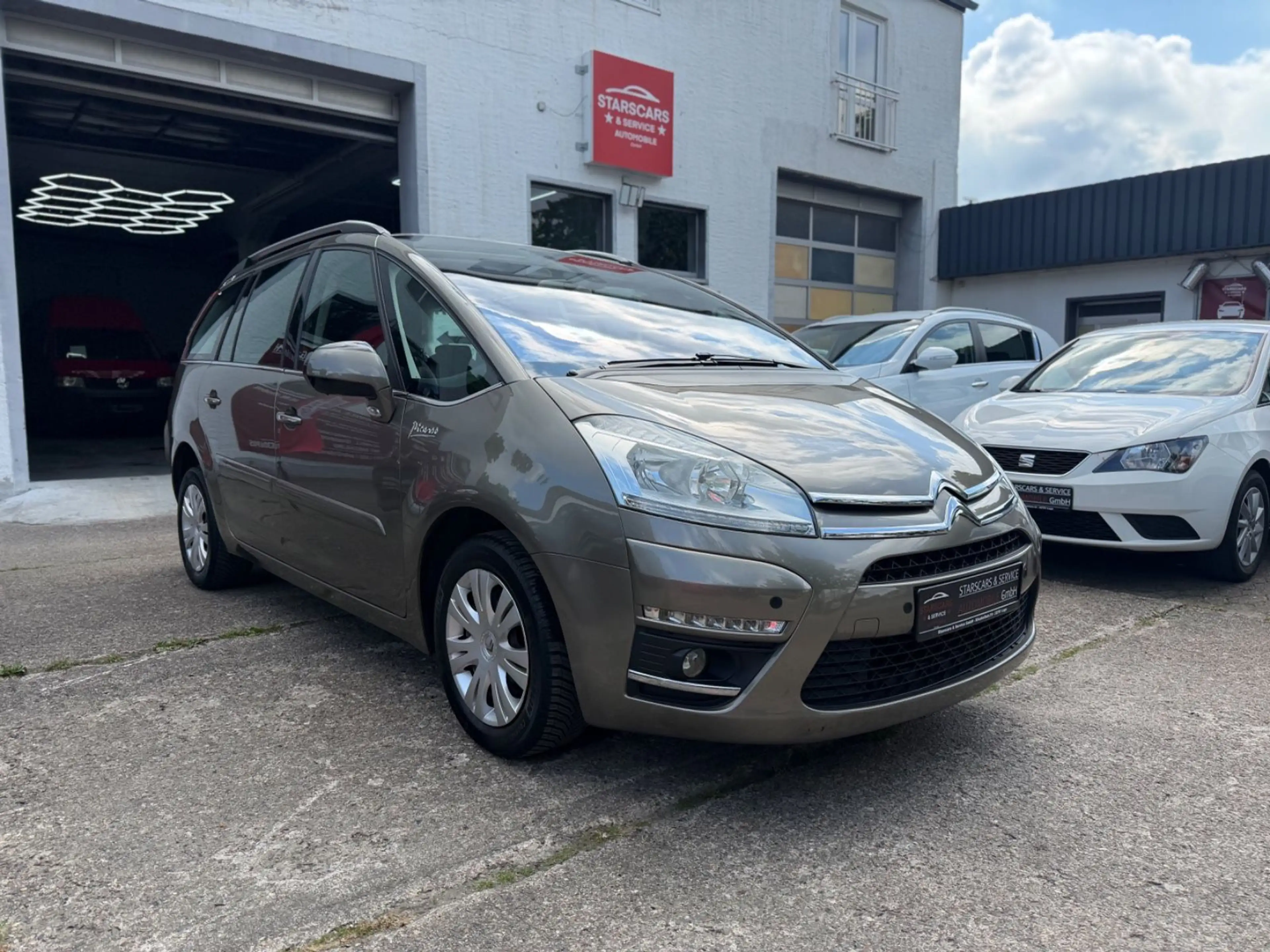 Citroen Grand C4 Picasso Grand-C4*PICASSO*SHZ*PDC*TEMPO*2.HAND*7-SITZER* — photo 3