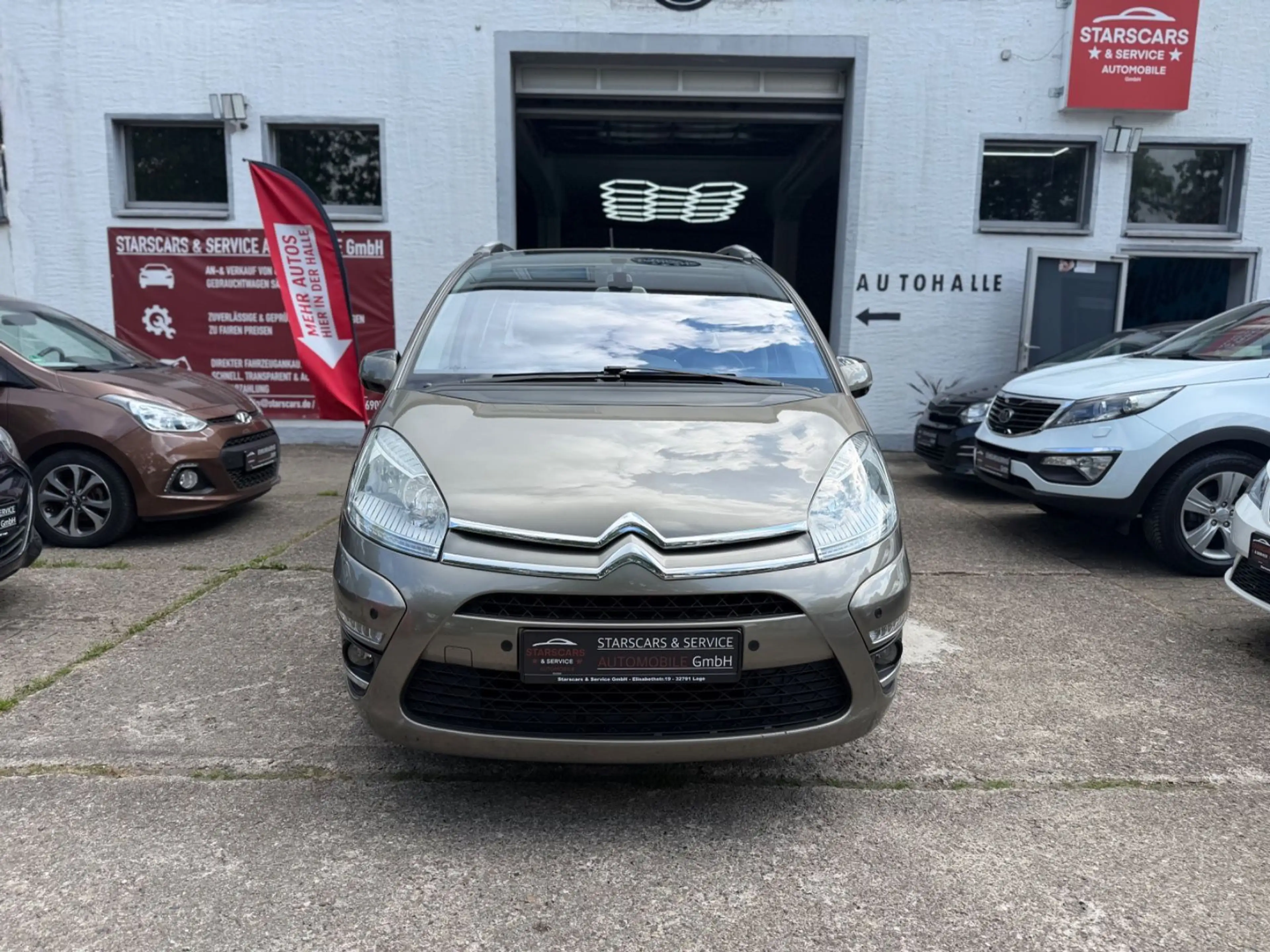 Citroen Grand C4 Picasso Grand-C4*PICASSO*SHZ*PDC*TEMPO*2.HAND*7-SITZER* — photo 2