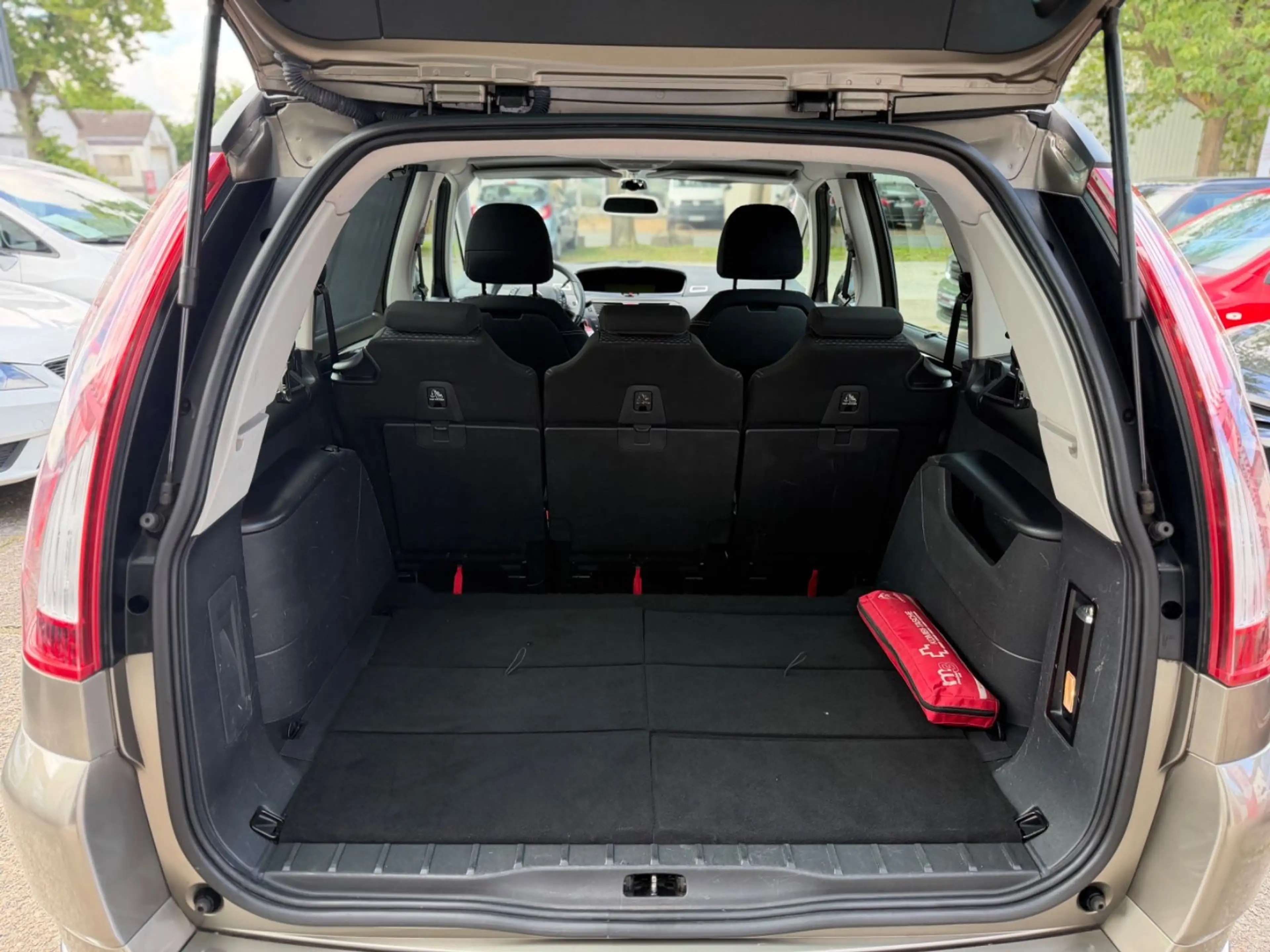Citroen Grand C4 Picasso Grand-C4*PICASSO*SHZ*PDC*TEMPO*2.HAND*7-SITZER* — photo 10