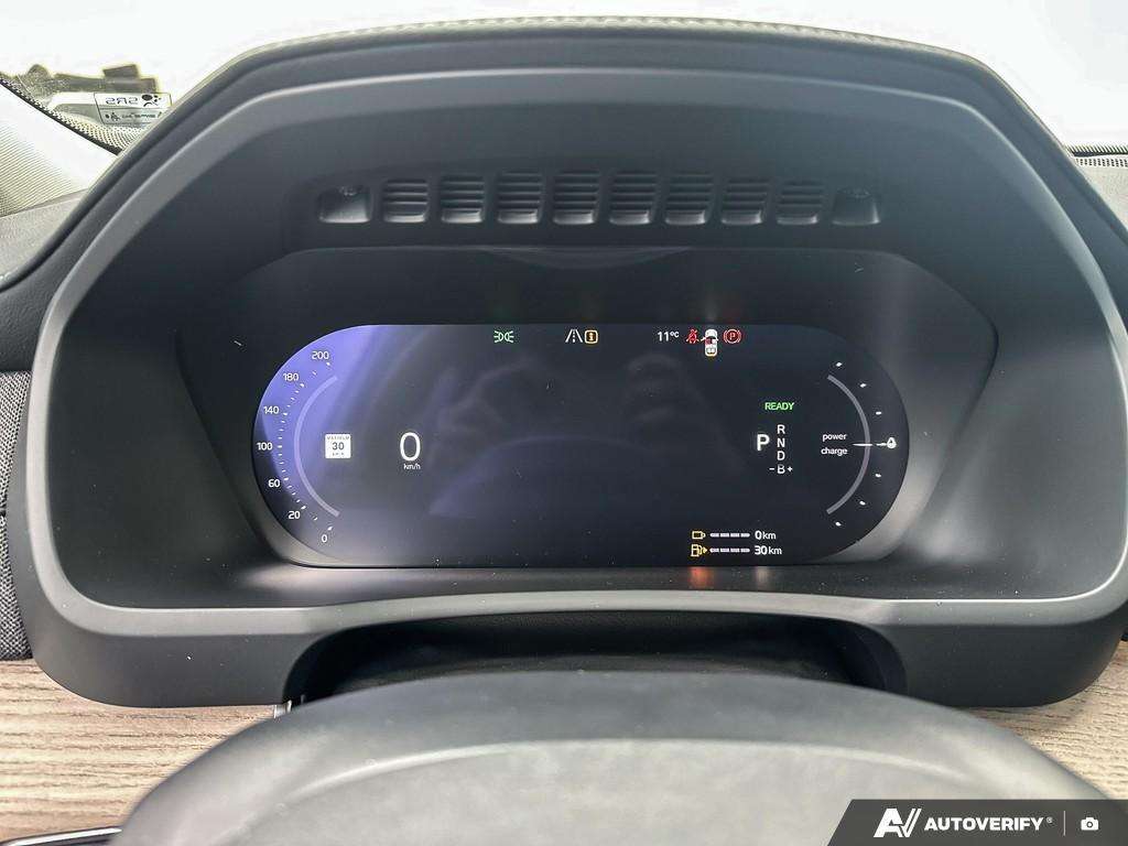 2026 Volvo XC90 T8 AWD Plus Bright Theme 7-Seater thumb 15