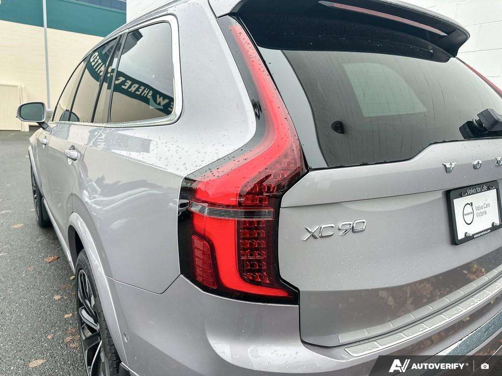 2026 Volvo XC90 T8 AWD Plus Bright Theme 7-Seater thumb 11