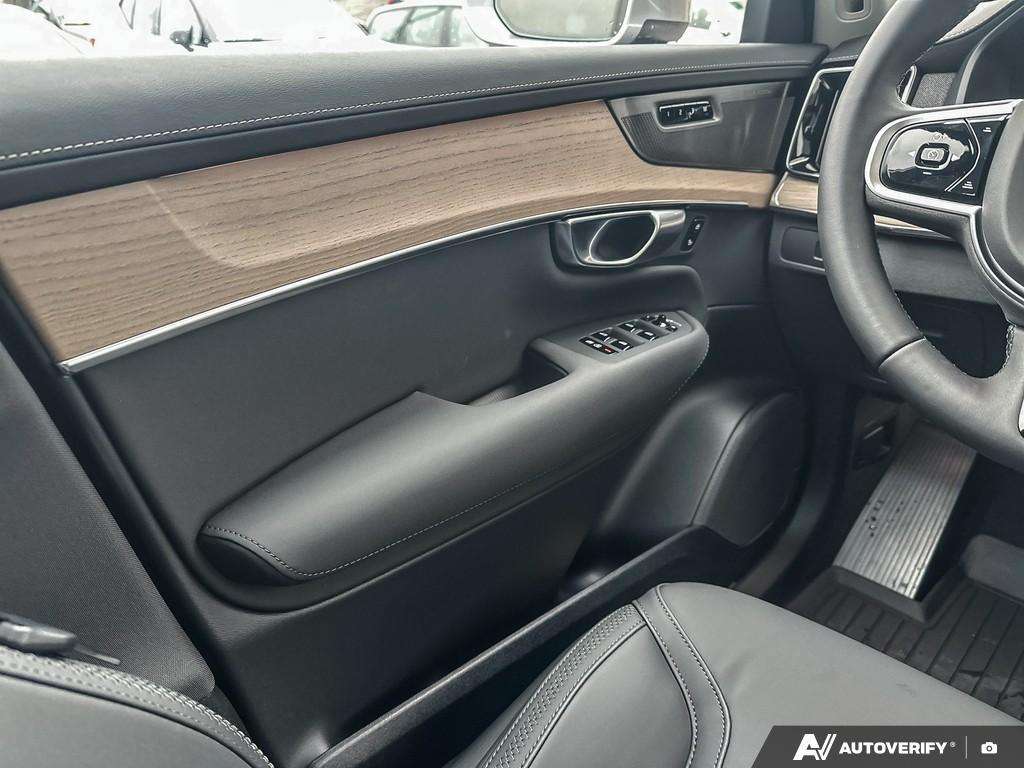 2026 Volvo XC90 T8 AWD Plus Bright Theme 7-Seater thumb 17