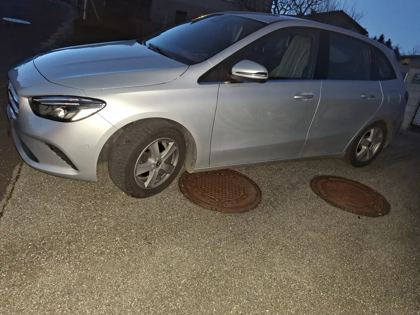 Mercedes-Benz B 180 d Aut. - 1