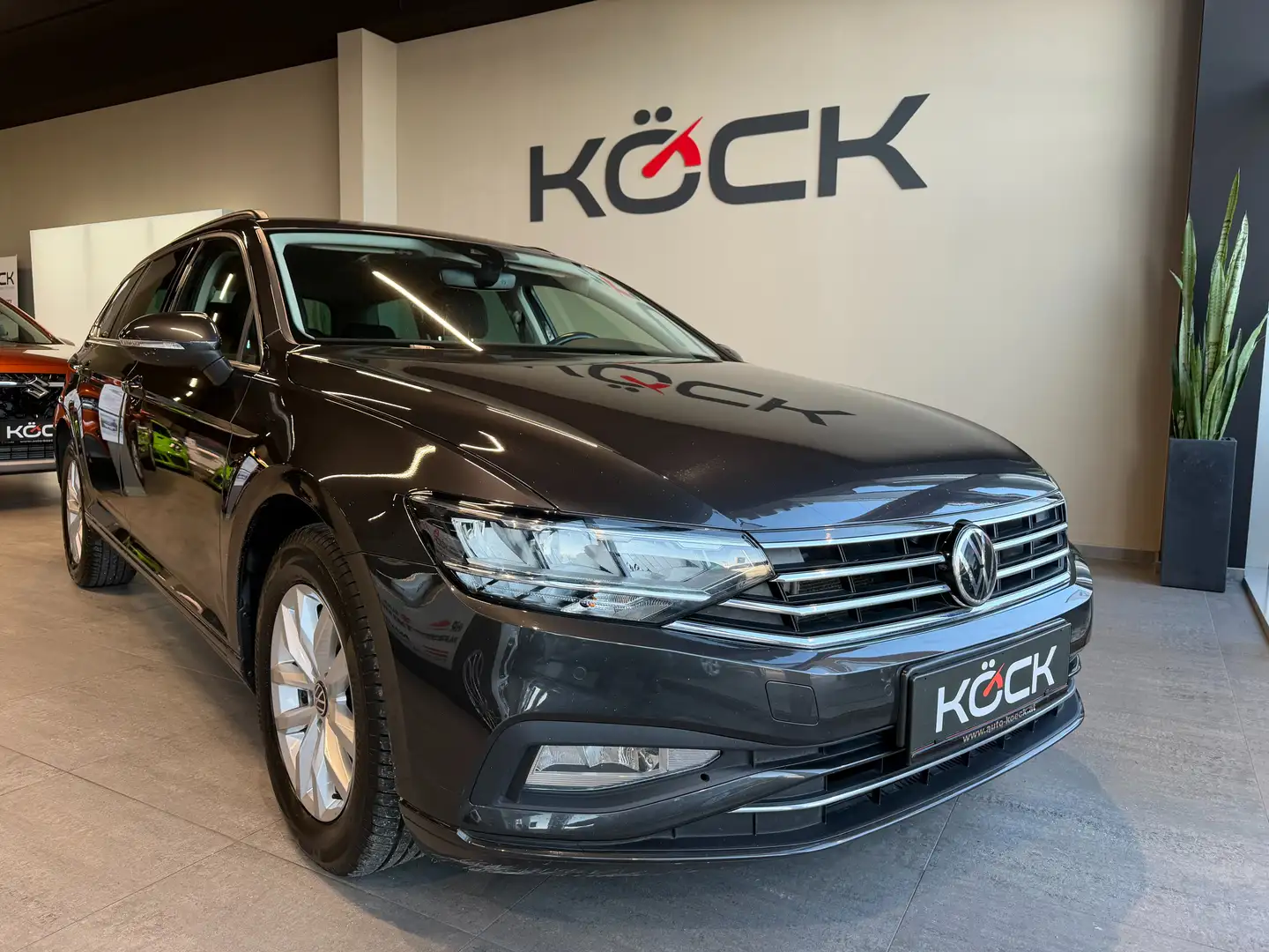 Volkswagen Passat Variant Business Grau - 2