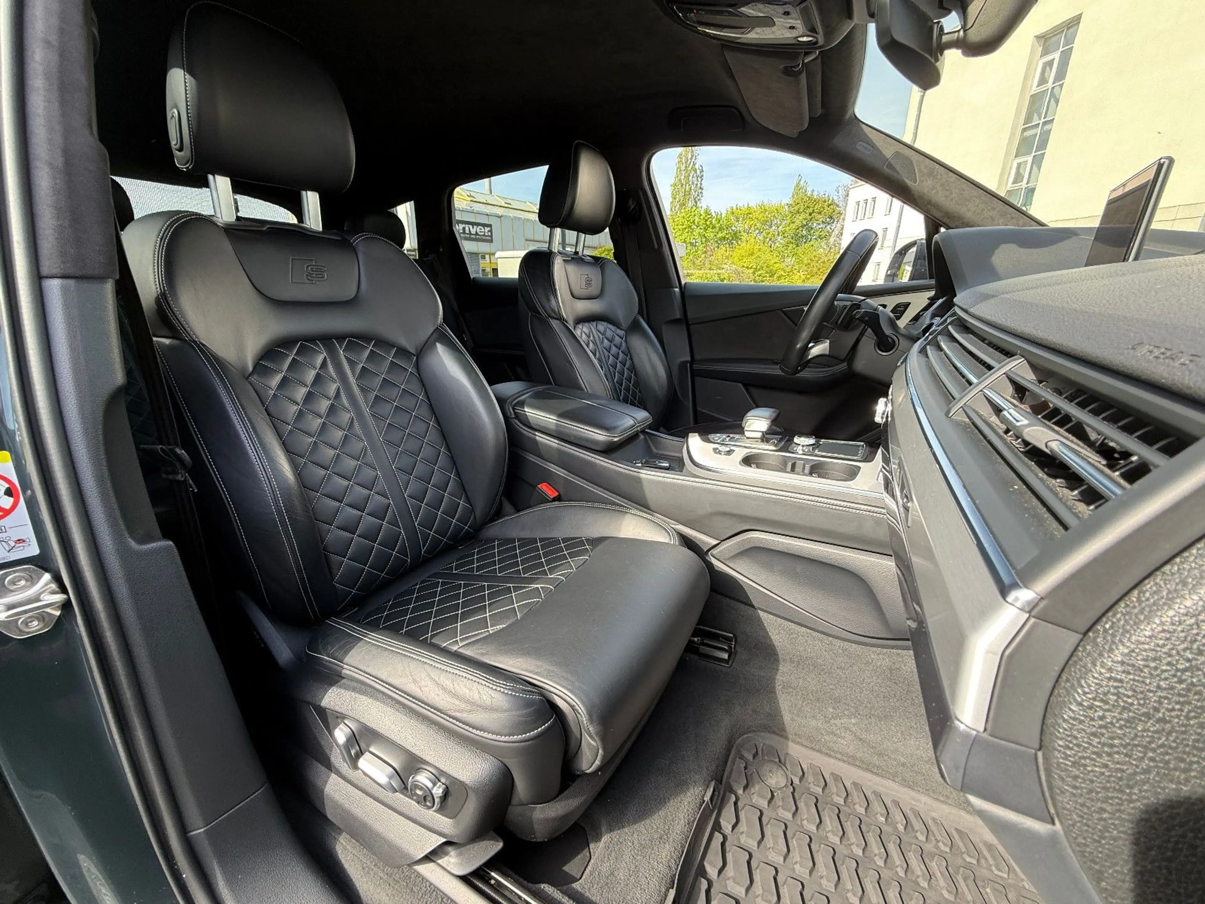 Audi SQ7 4.0TDI KERAMIK AUDI EXCLUSIVE QUATTRO AHK — photo 8