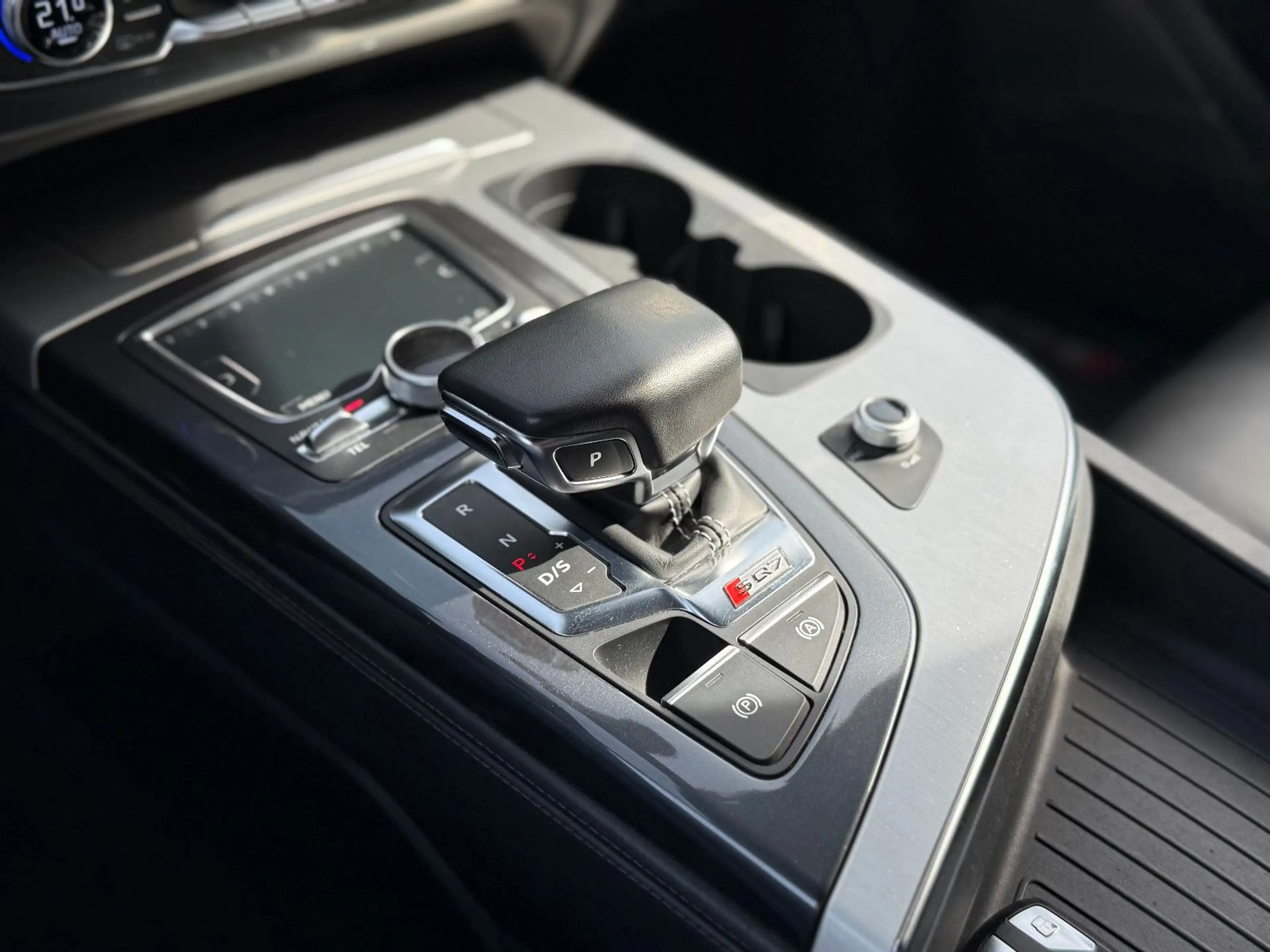 Audi SQ7 4.0TDI KERAMIK AUDI EXCLUSIVE QUATTRO AHK — photo 9