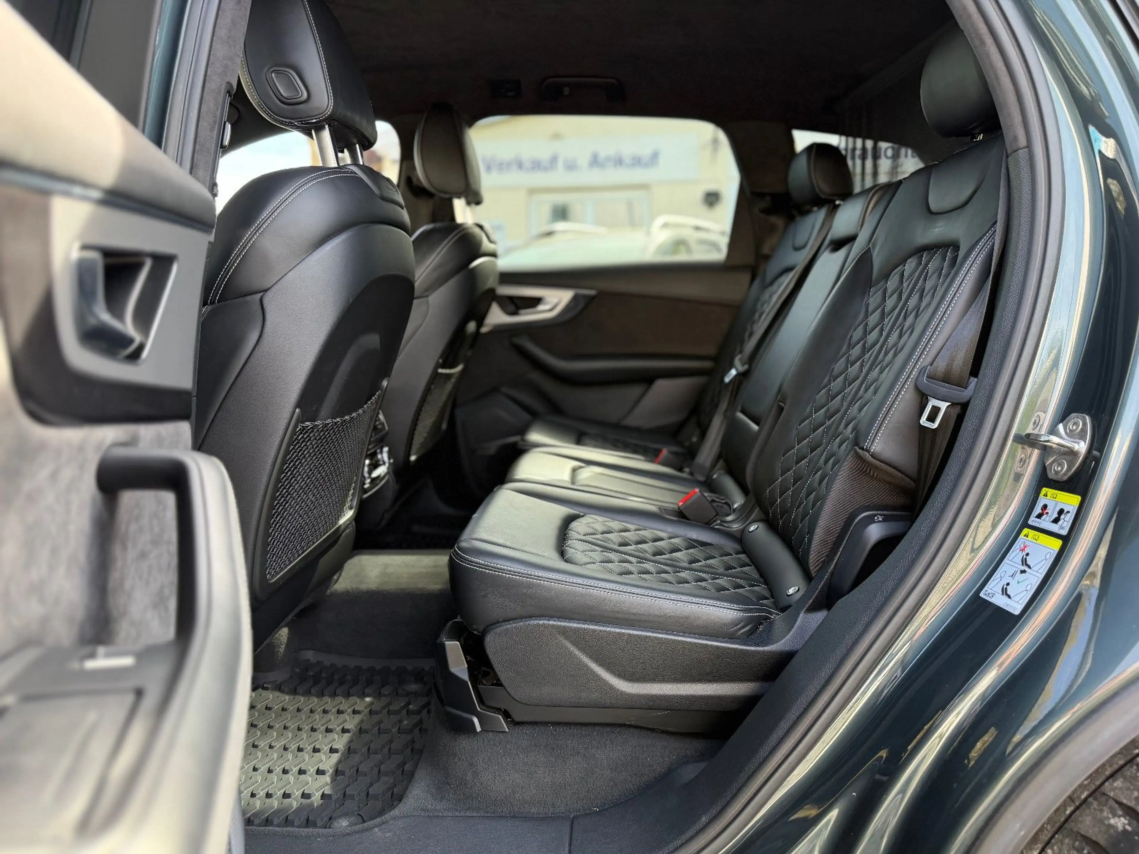 Audi SQ7 4.0TDI KERAMIK AUDI EXCLUSIVE QUATTRO AHK — photo 15