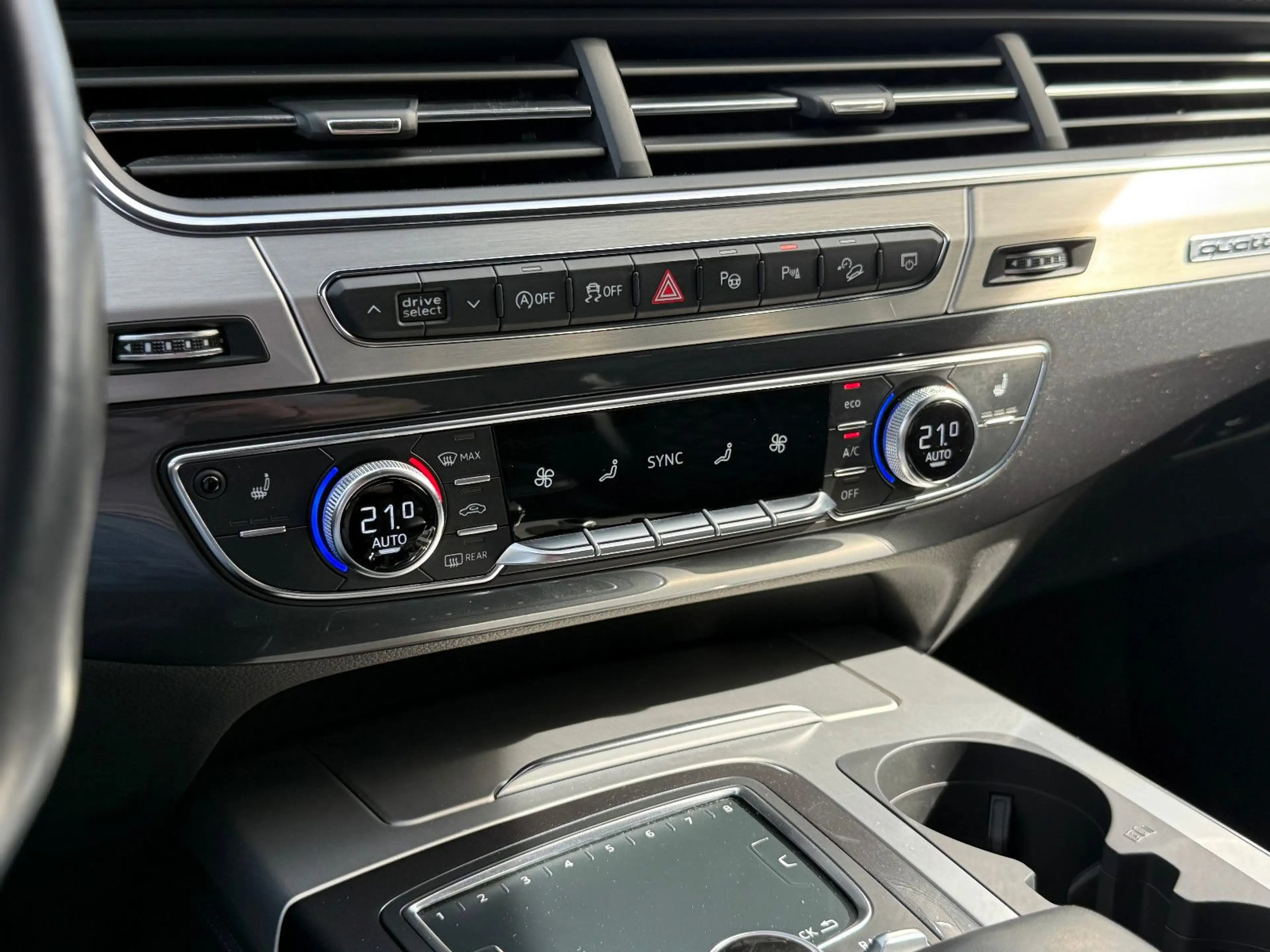 Audi SQ7 4.0TDI KERAMIK AUDI EXCLUSIVE QUATTRO AHK — photo 10