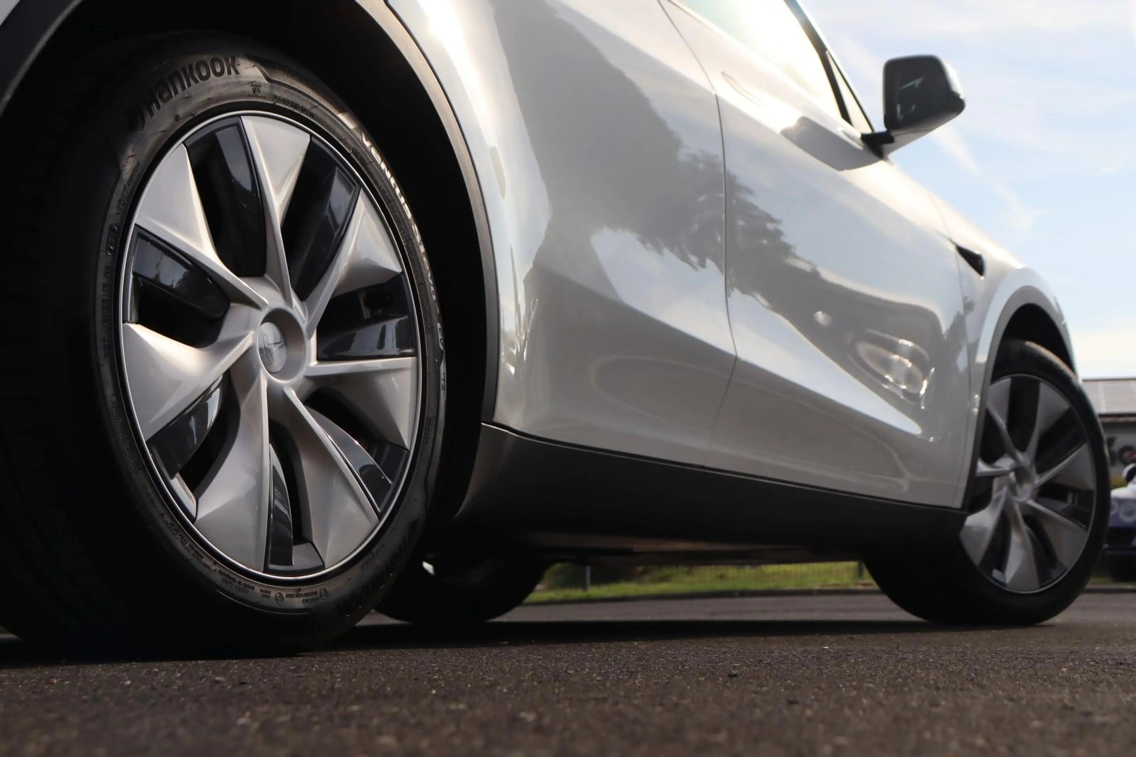 Tesla Model Y Long Range Dual AWD ++MWST+1.HAND+PANO++ — photo 9