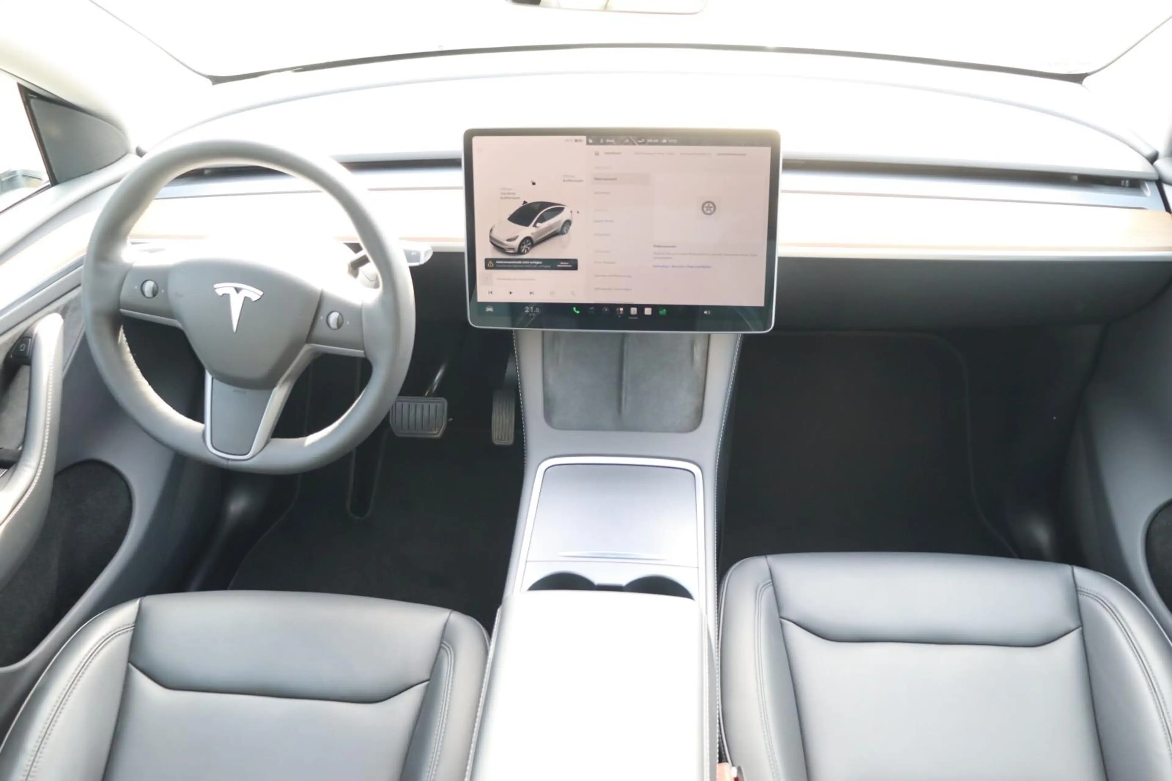 Tesla Model Y Long Range Dual AWD ++MWST+1.HAND+PANO++ — photo 15
