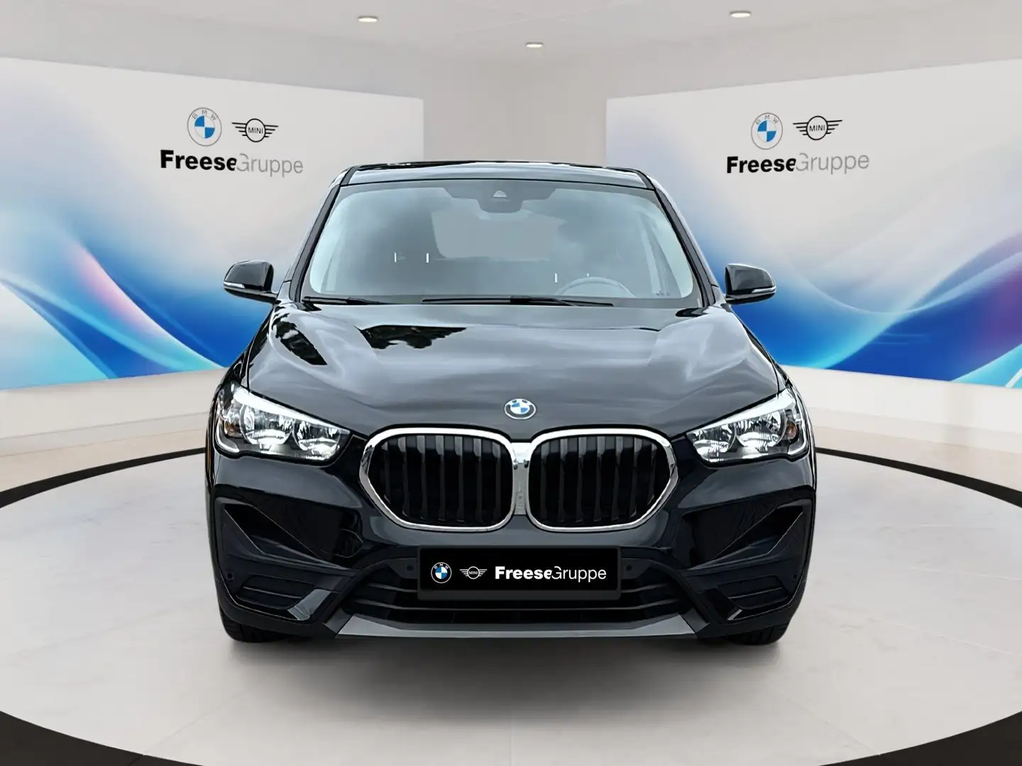 BMW X1 xDrive25e DAB Klimaaut. PDC Zwart - 2