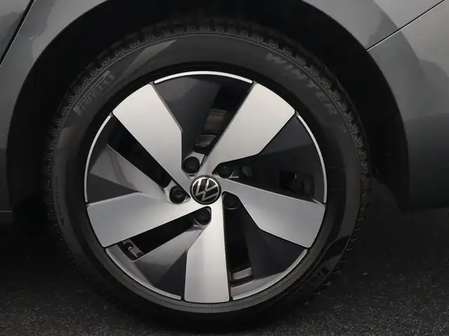 Volkswagen Passat view 5