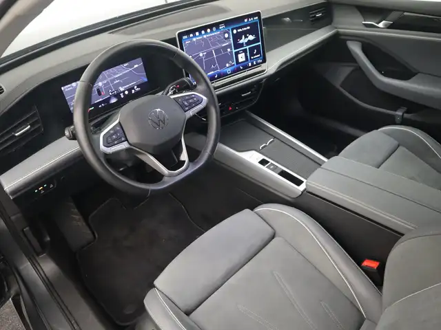 Volkswagen Passat view 10