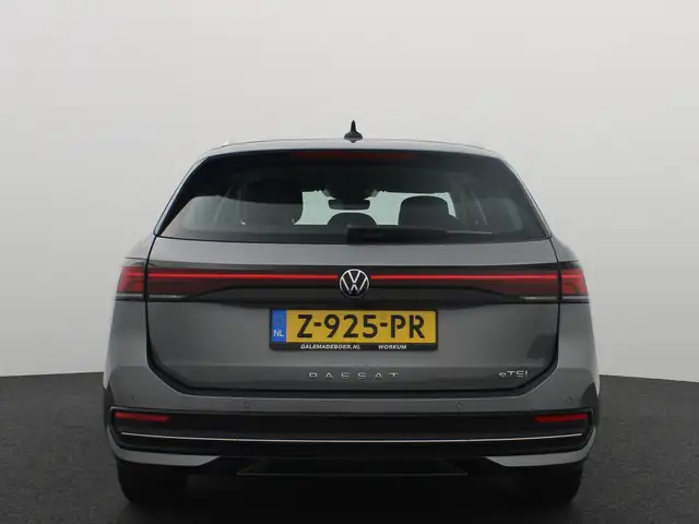 Volkswagen Passat view 17