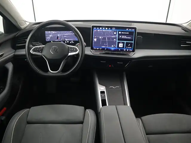 Volkswagen Passat view 9