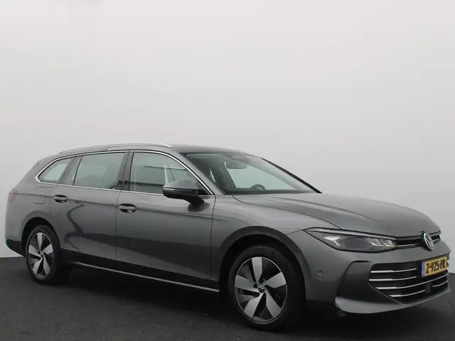 Volkswagen Passat view 20