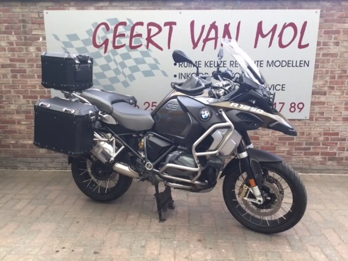 BMW R 1250 GS Adventure Exclusive Kalamata Groen - 1