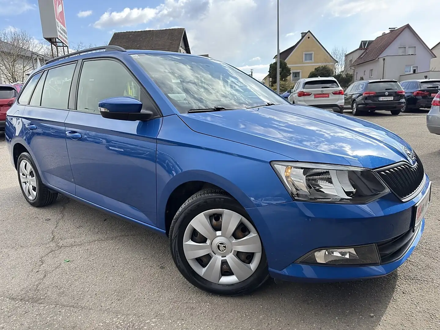 Skoda Fabia Combi Active 1,0 Blau - 1
