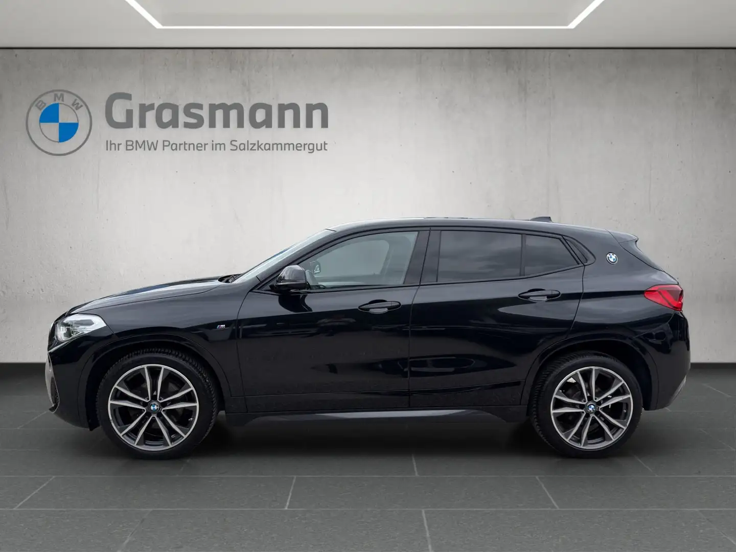 BMW X2 sDrive18i Schwarz - 2