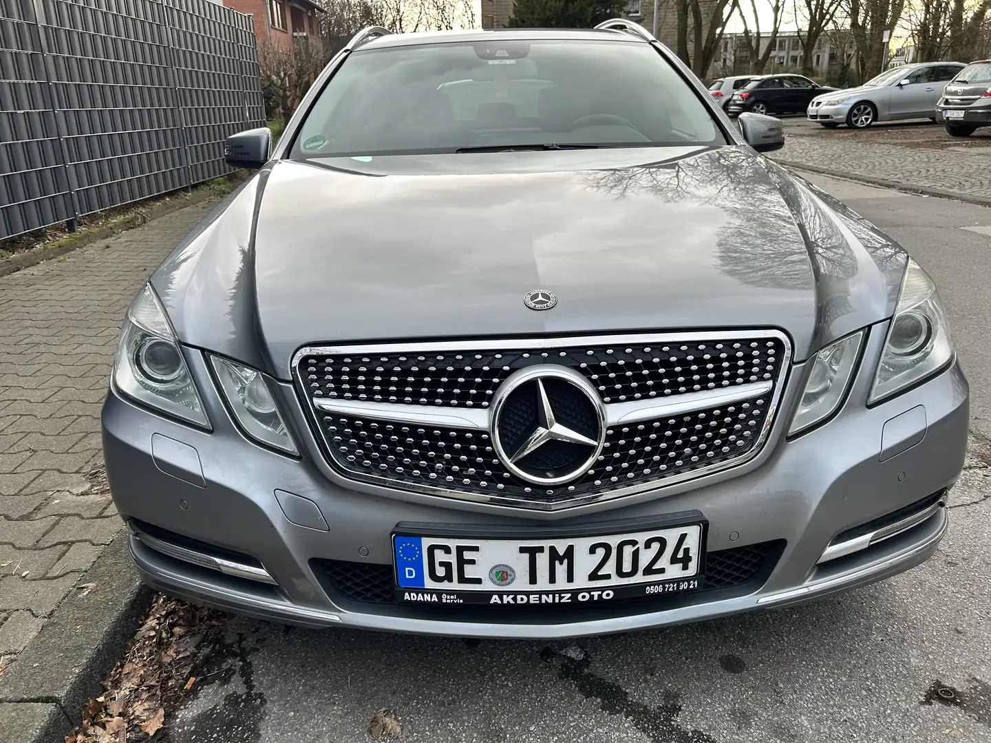 Mercedes-Benz E 250 E-Klasse T-Modell Diesel T CDI DPF BlueEFFICIENCY Šedá - 1