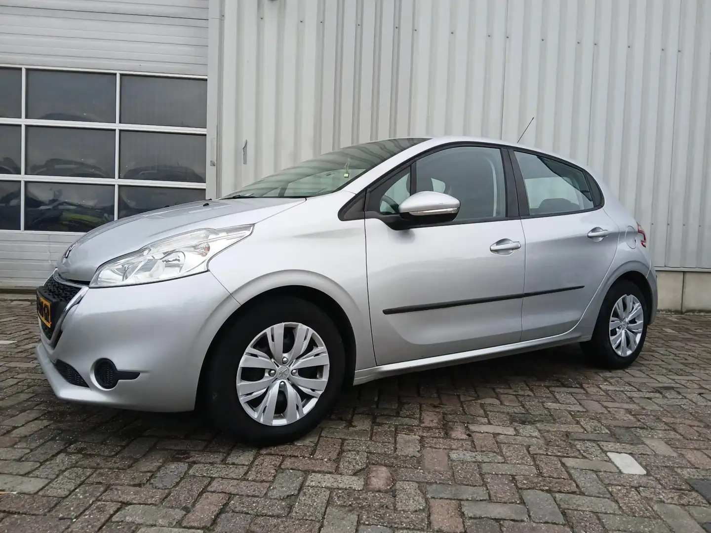 Peugeot 208 1.2 VTi Blue Lease Executive MOTOR SCHADE!!! Grijs - 2
