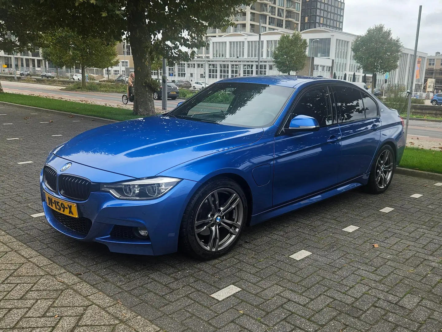 BMW 330 330 e Blauw - 2