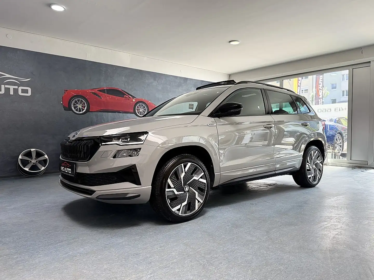 Skoda Karoq 2,0 TDI 4x4 DSG SPORTLINE *PANO*AHK*WERKSGRANTIE Grijs - 1