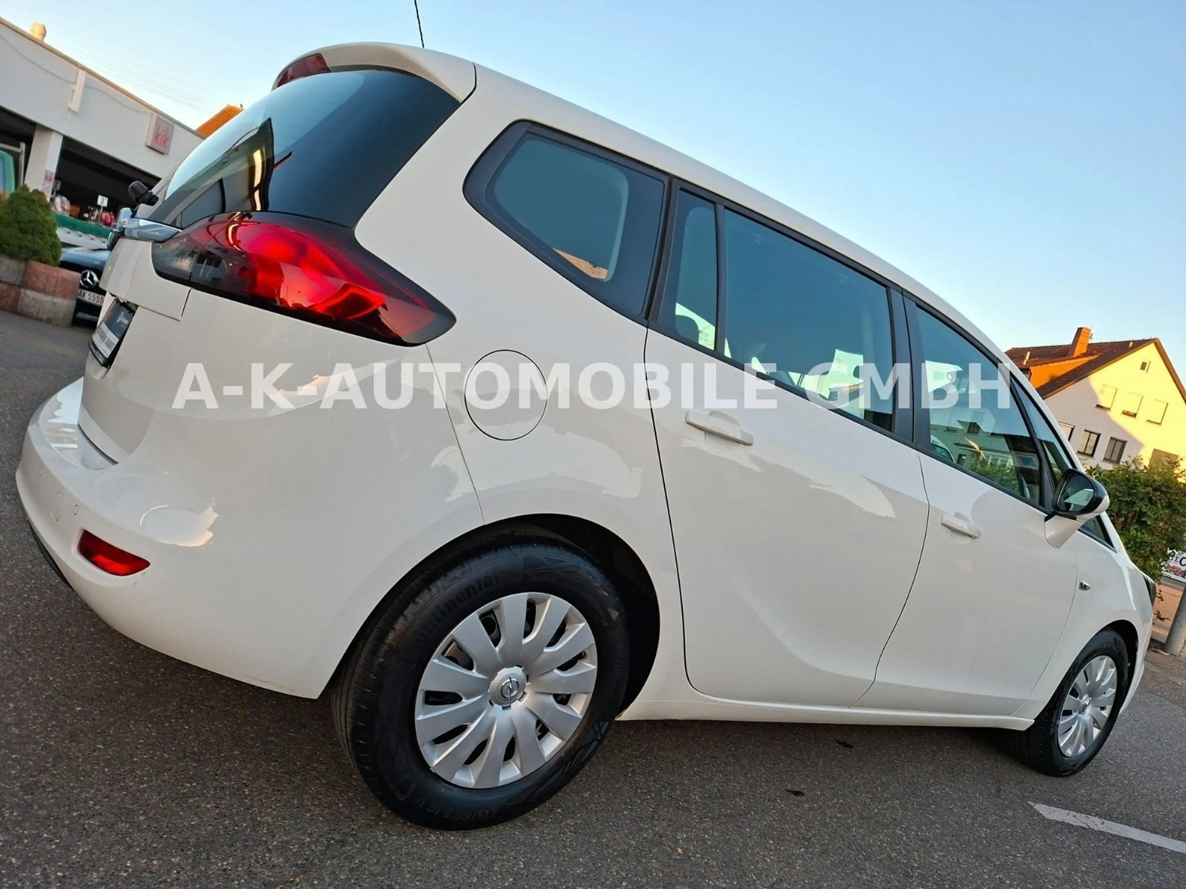Opel Zafira Tourer — photo 10