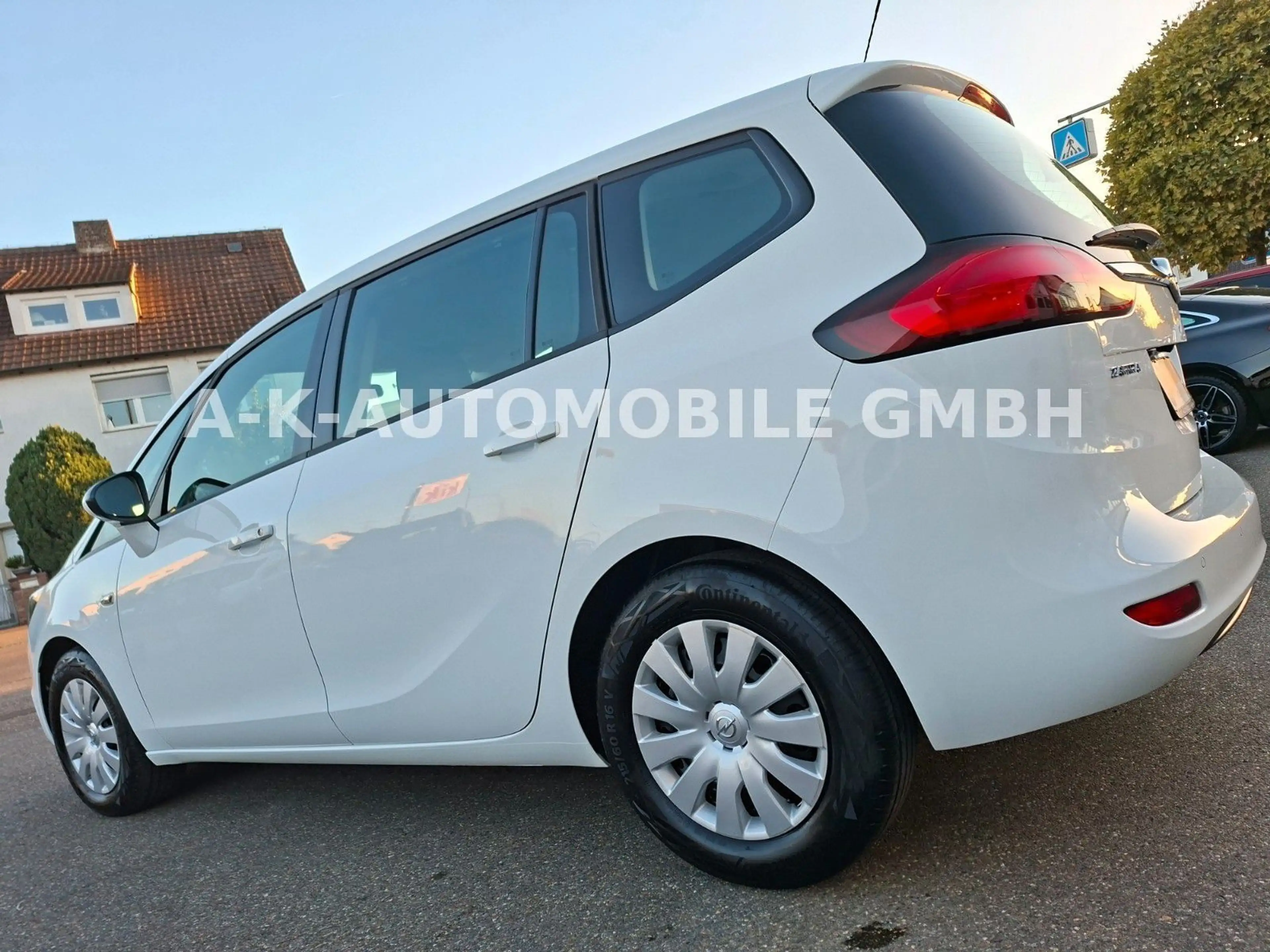 Opel Zafira Tourer — photo 7