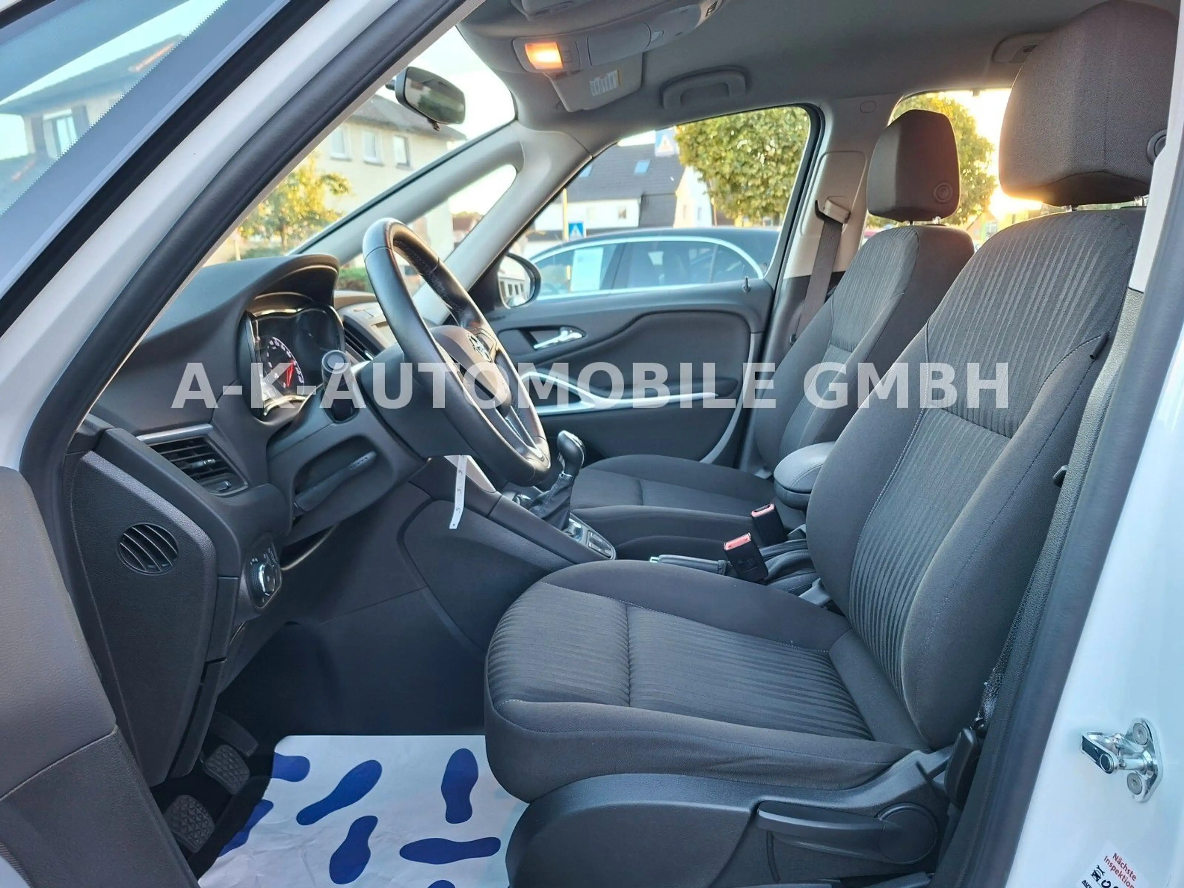 Opel Zafira Tourer — photo 13