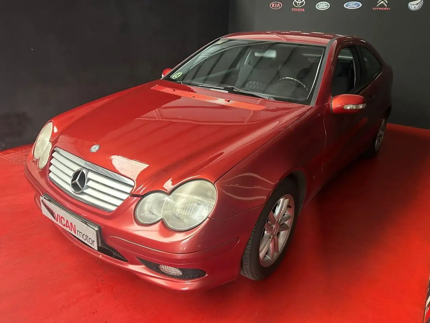 Mercedes-Benz C 200 Sportcoupé K Burdeos - 2