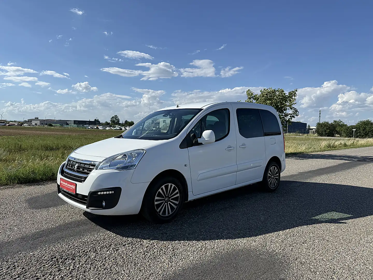 Peugeot Partner Tepee 7 Sitze Active 1,6 BHDI 100 S&S Weiß - 2