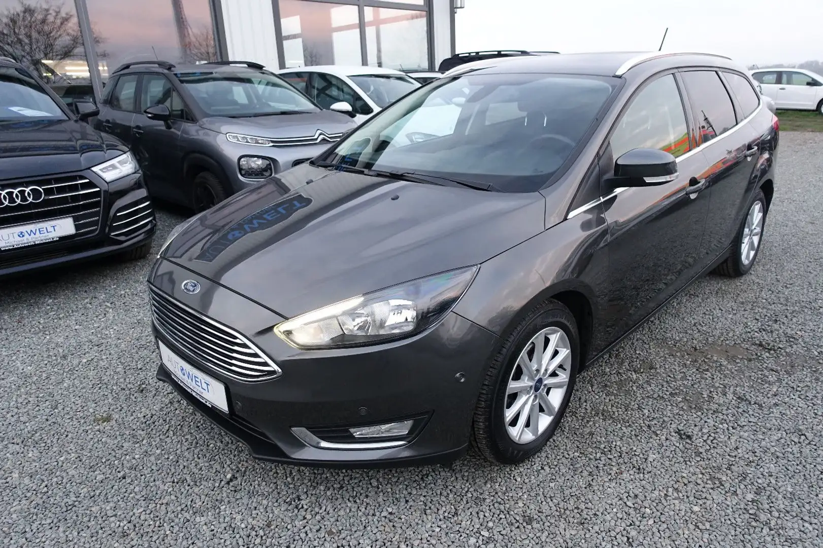Ford Focus 1.0 125PS 1.HAND Insp+Zahnr.+TÜV Neu AHK Gris - 2