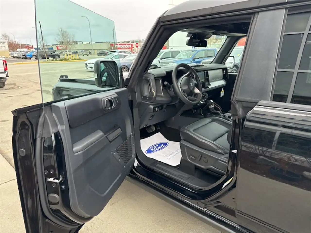 Ford Bronco снимка Ford Bronco