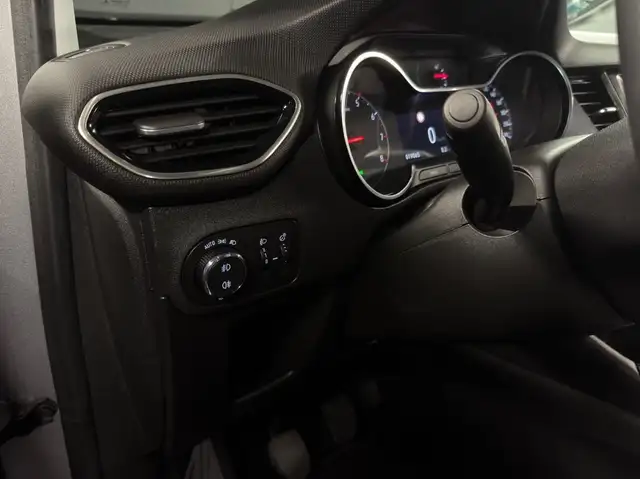 Opel Crossland X view 11