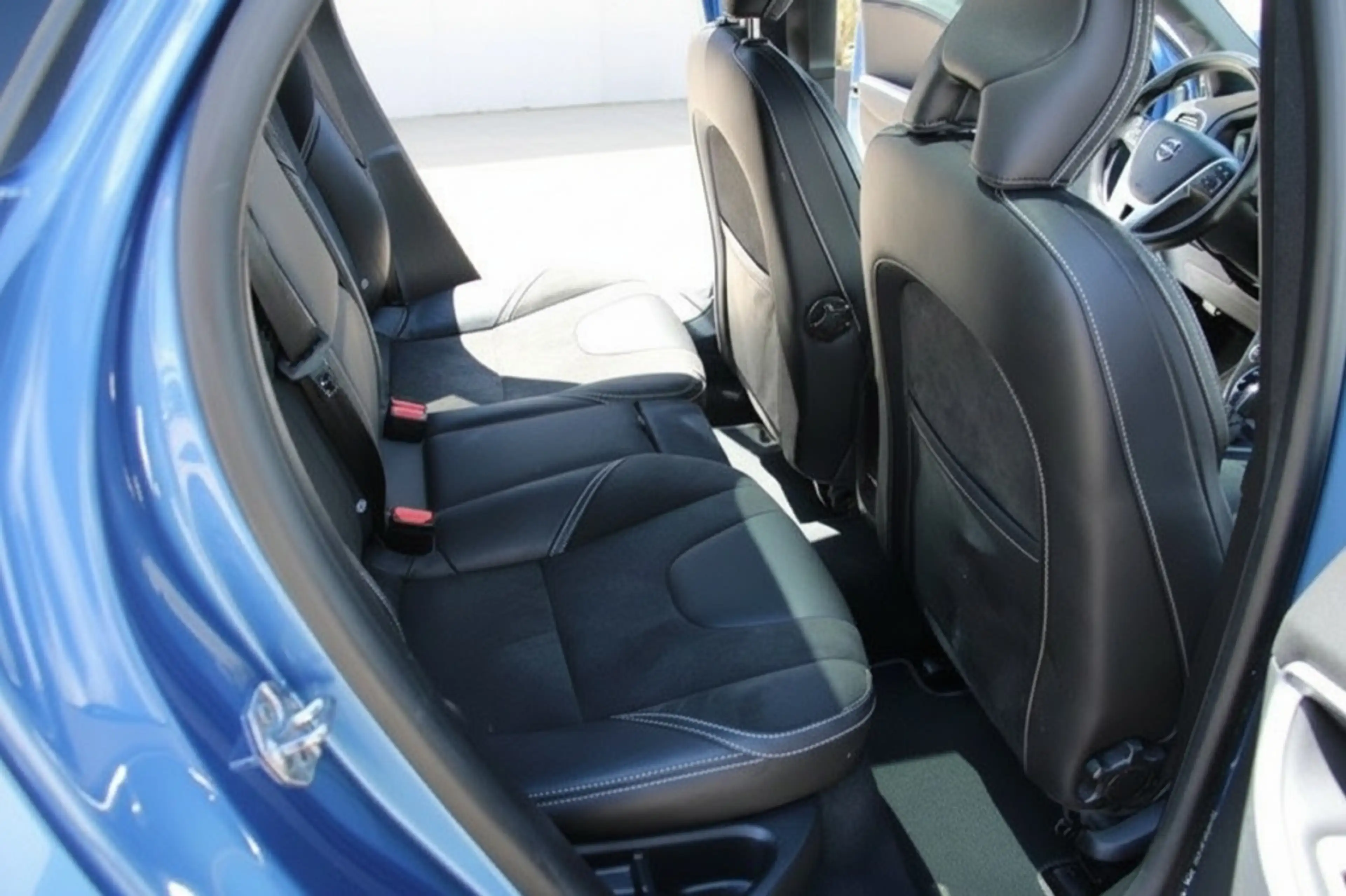 Volvo V40 1.5 T3 Polar+ Sport / lederen bekleding / stoelver — photo 10