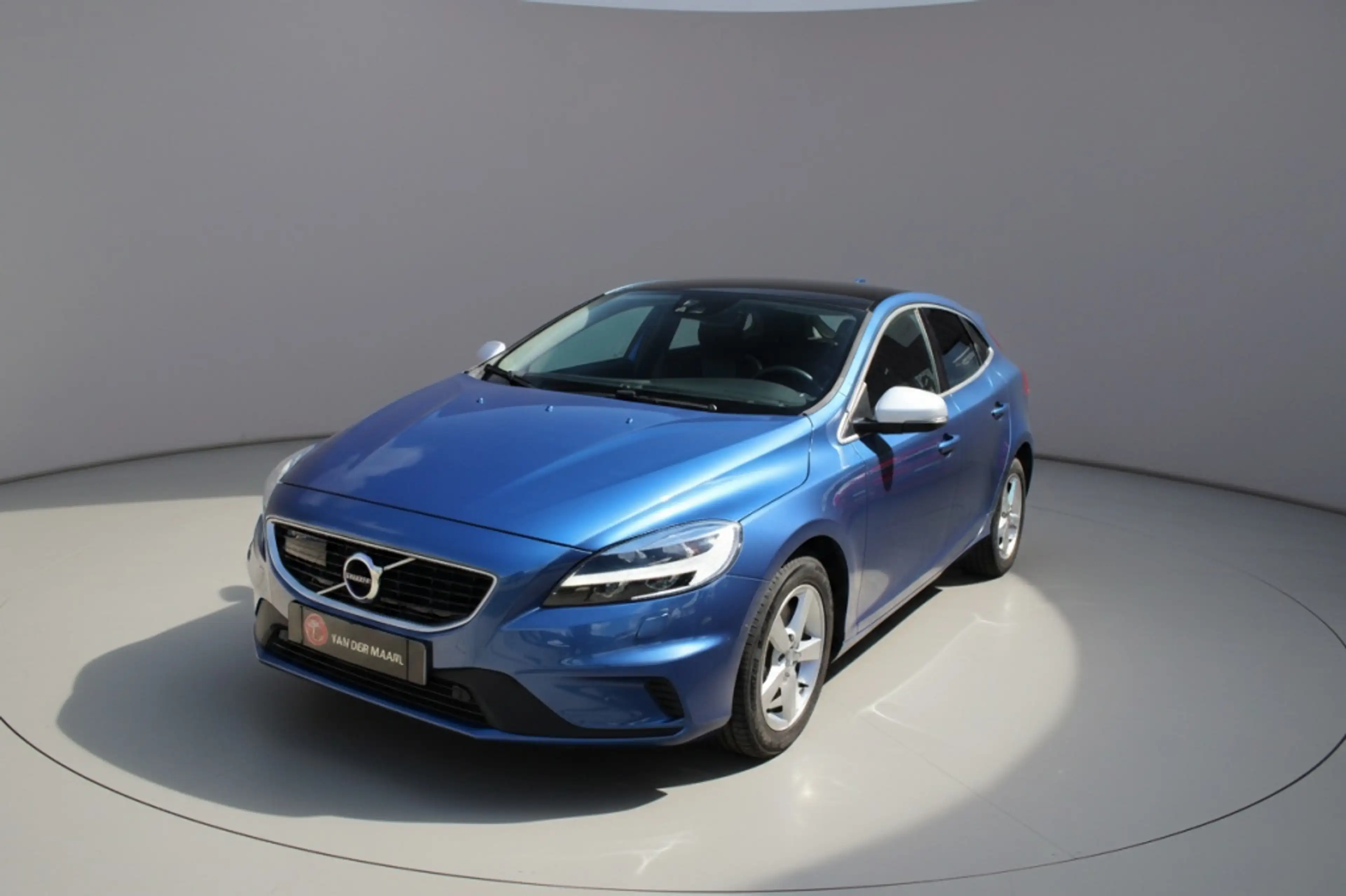 Volvo V40 1.5 T3 Polar+ Sport / lederen bekleding / stoelver — photo 4