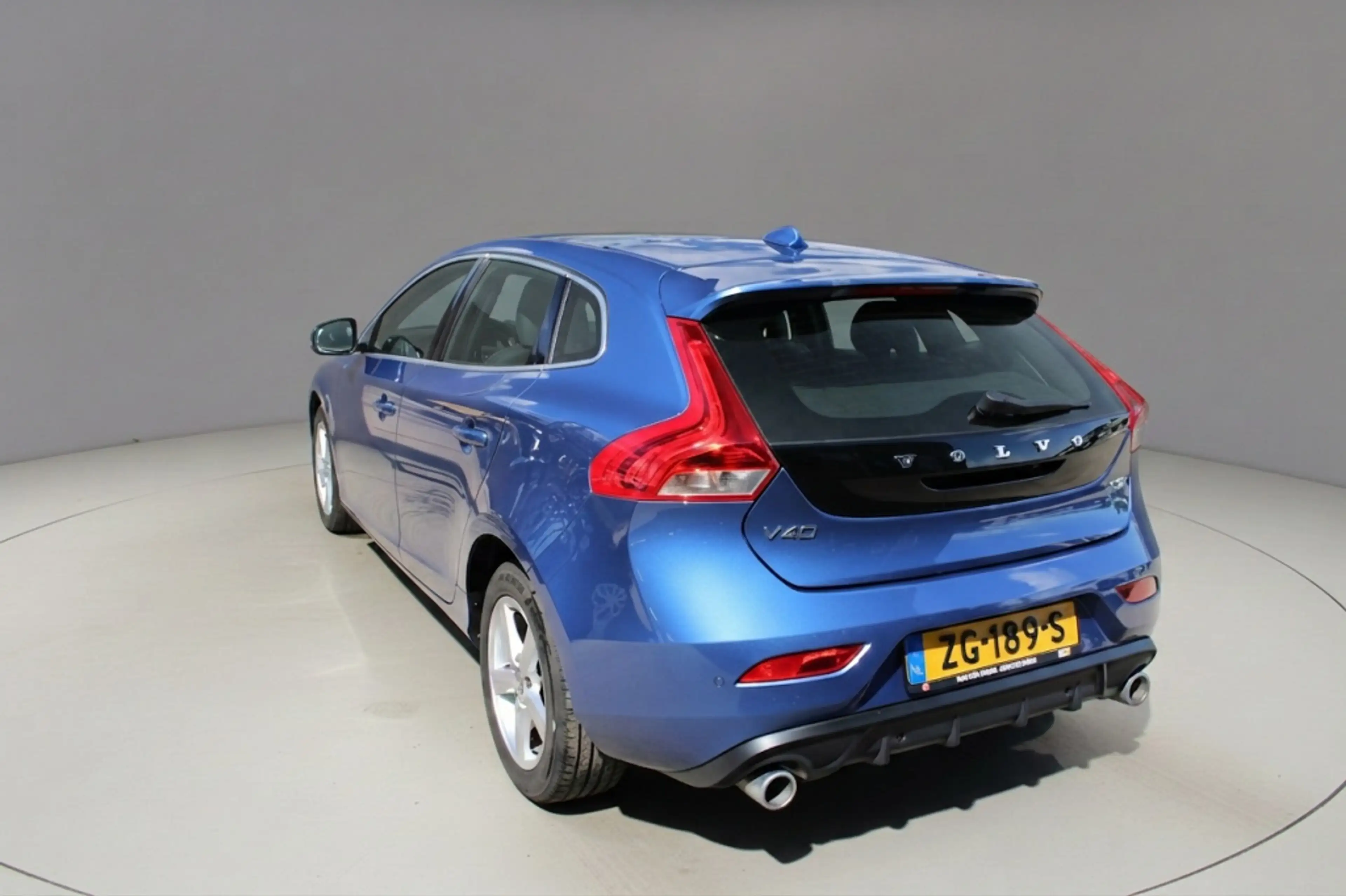 Volvo V40 1.5 T3 Polar+ Sport / lederen bekleding / stoelver — photo 6