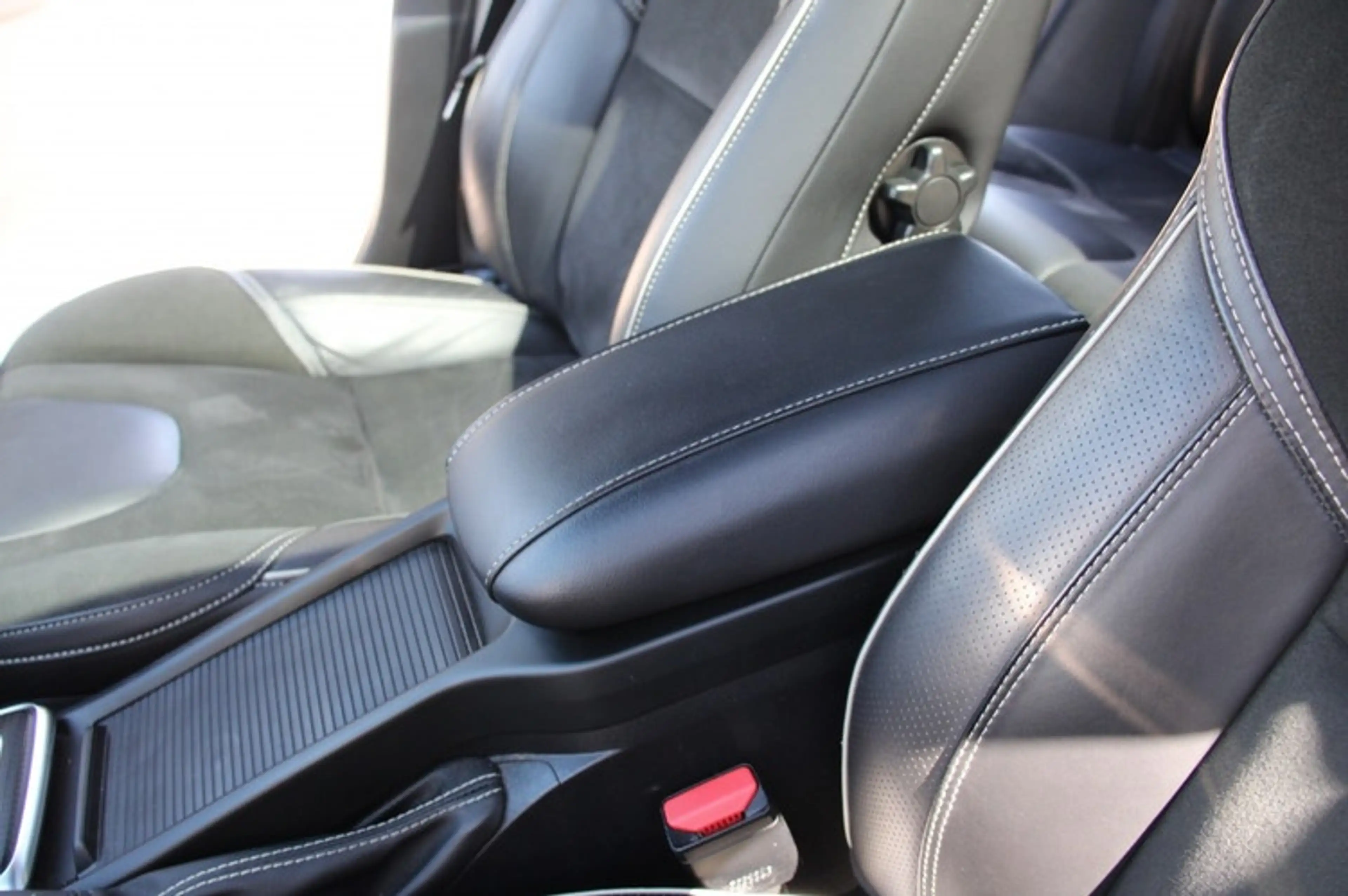 Volvo V40 1.5 T3 Polar+ Sport / lederen bekleding / stoelver — photo 15