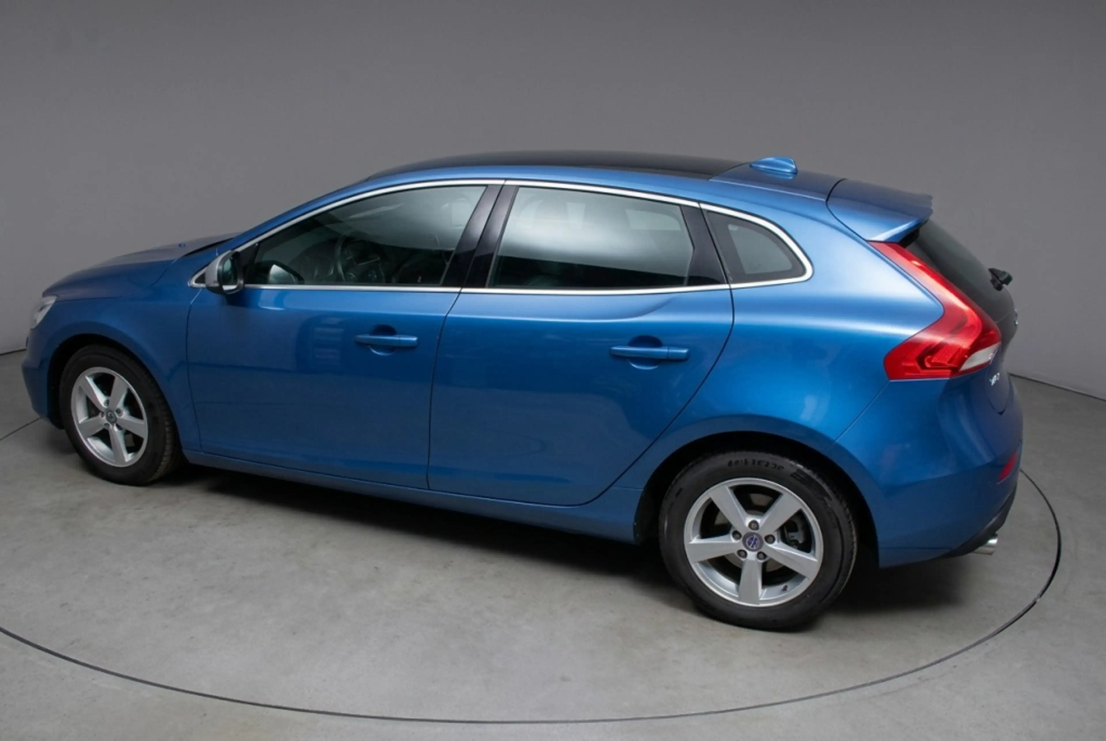 Volvo V40 1.5 T3 Polar+ Sport / lederen bekleding / stoelver — photo 5