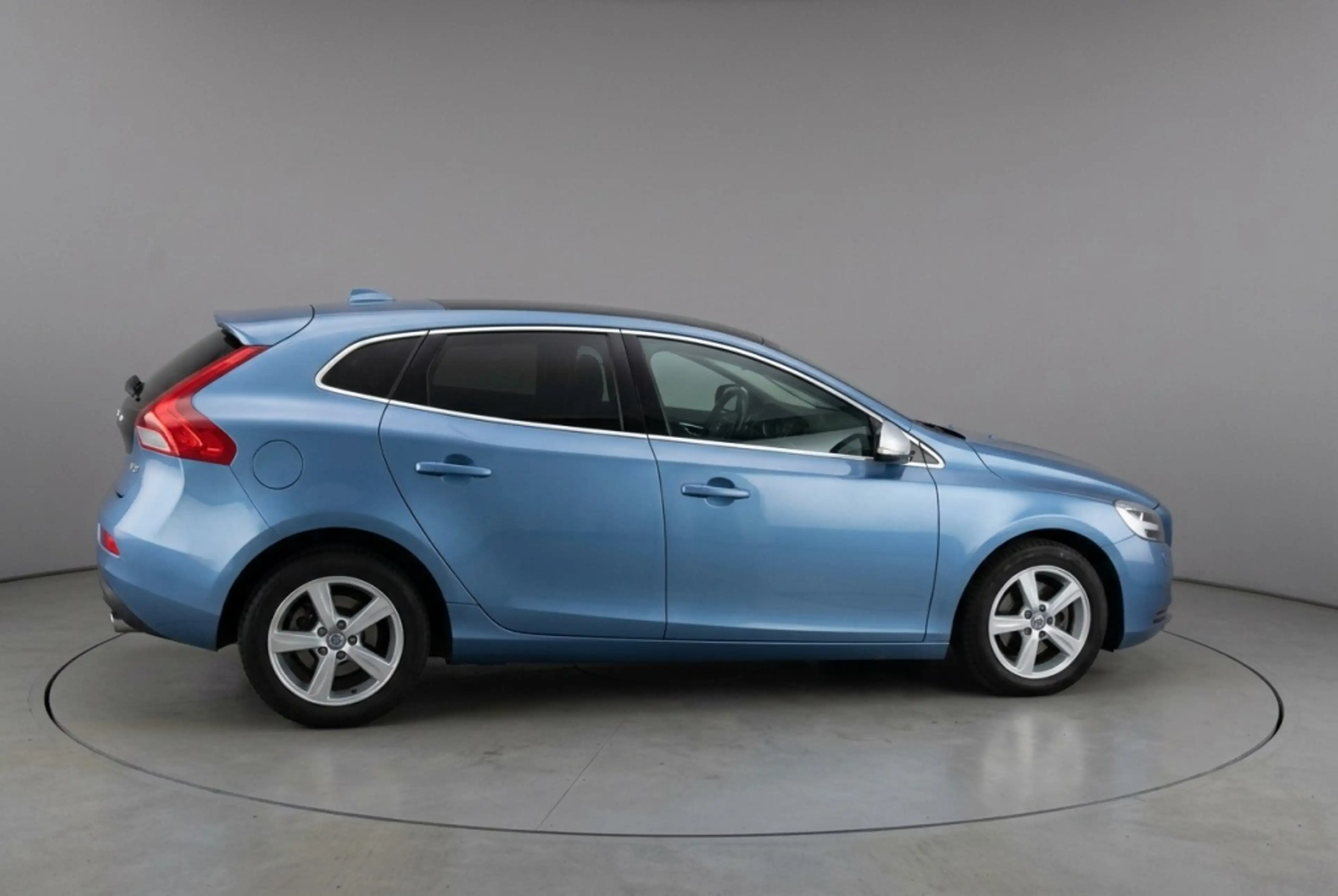 Volvo V40 1.5 T3 Polar+ Sport / lederen bekleding / stoelver — photo 2
