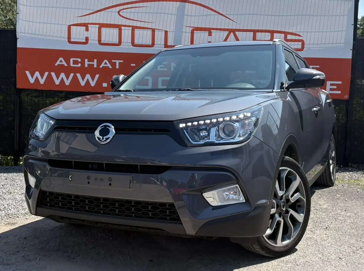 SsangYong Tivoli 1.6i e-XGi -EU6b-GARANTIE 1AN-CLIM-GPS-CAMERA Gris - 1