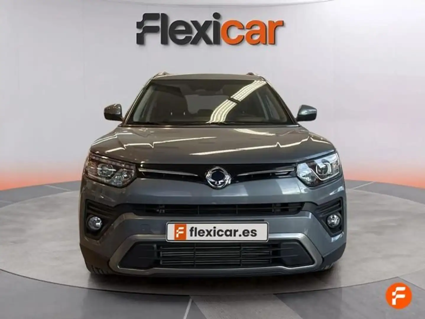 SsangYong Tivoli G15 Urban Plus 4x2 Gris - 2