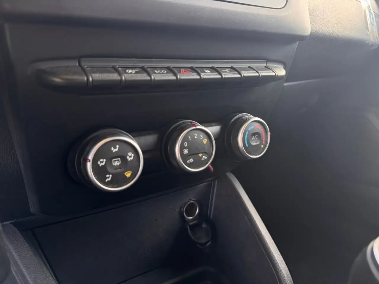 Dacia Duster — photo 28