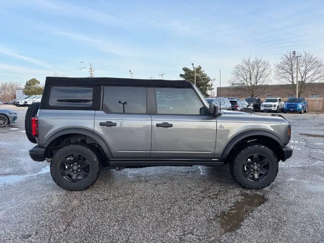 Ford Bronco photo Ford Bronco