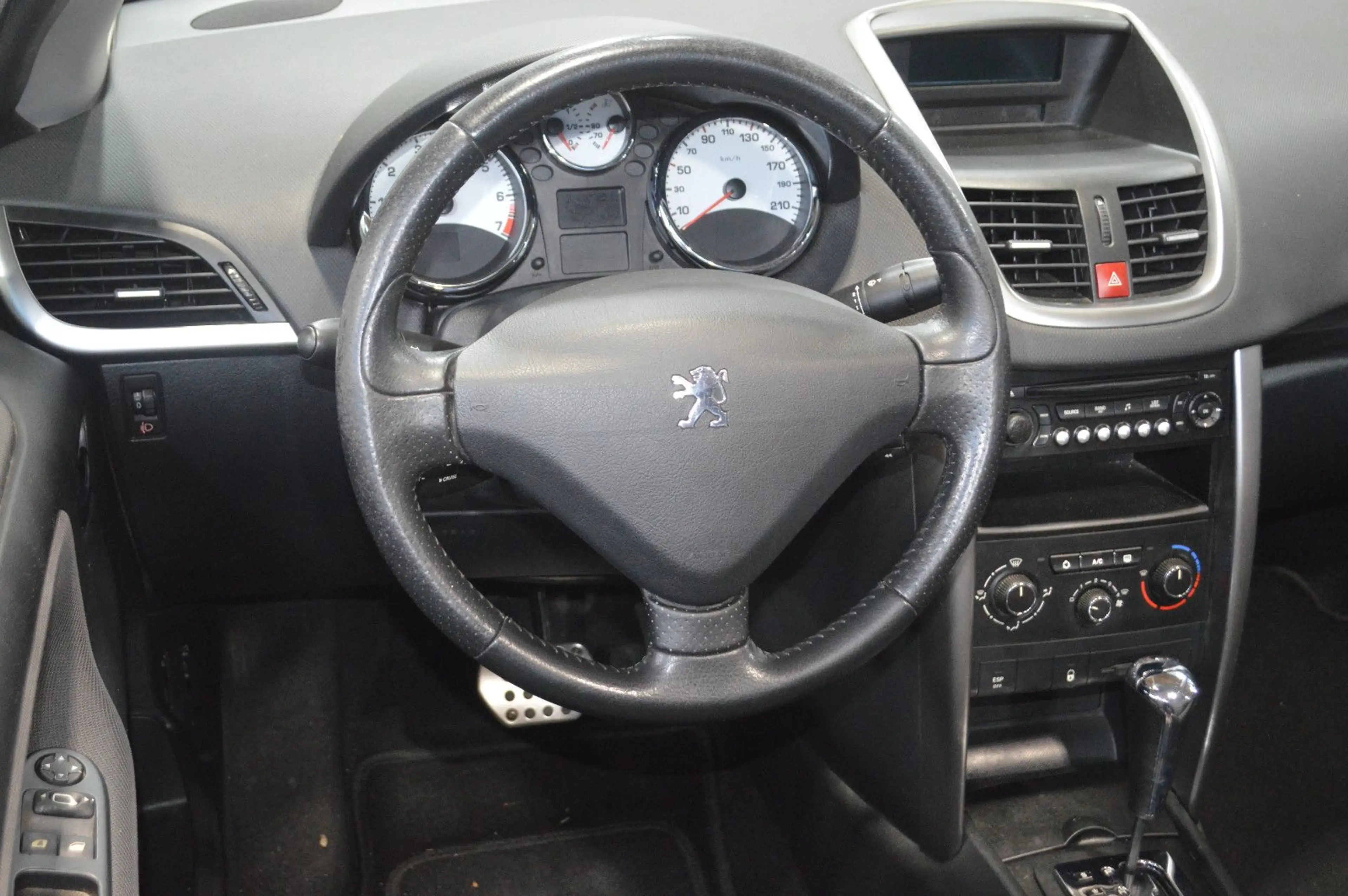 Peugeot 207 CC Cabrio Premium *Automatik* — photo 8