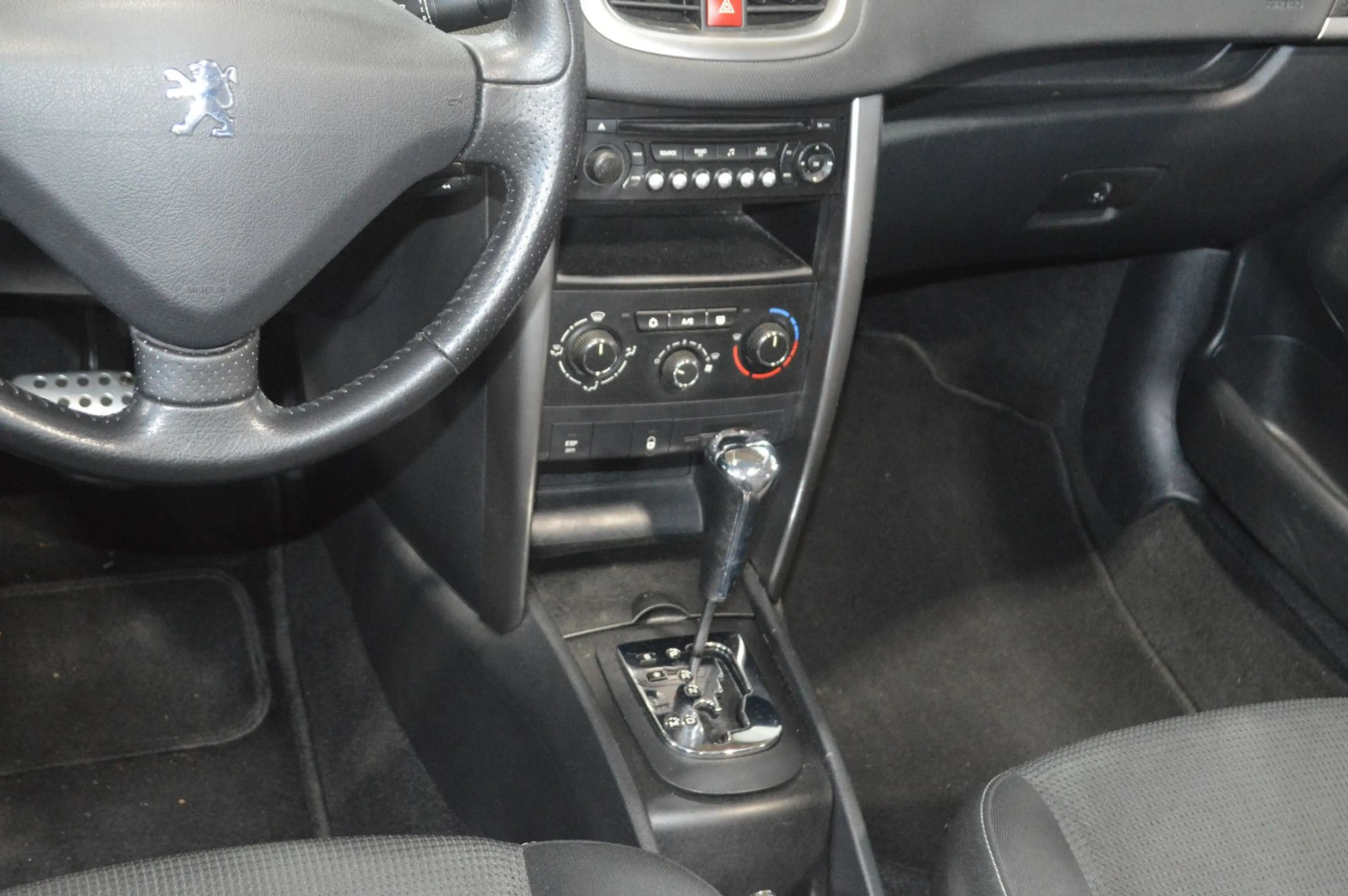 Peugeot 207 CC Cabrio Premium *Automatik* — photo 6