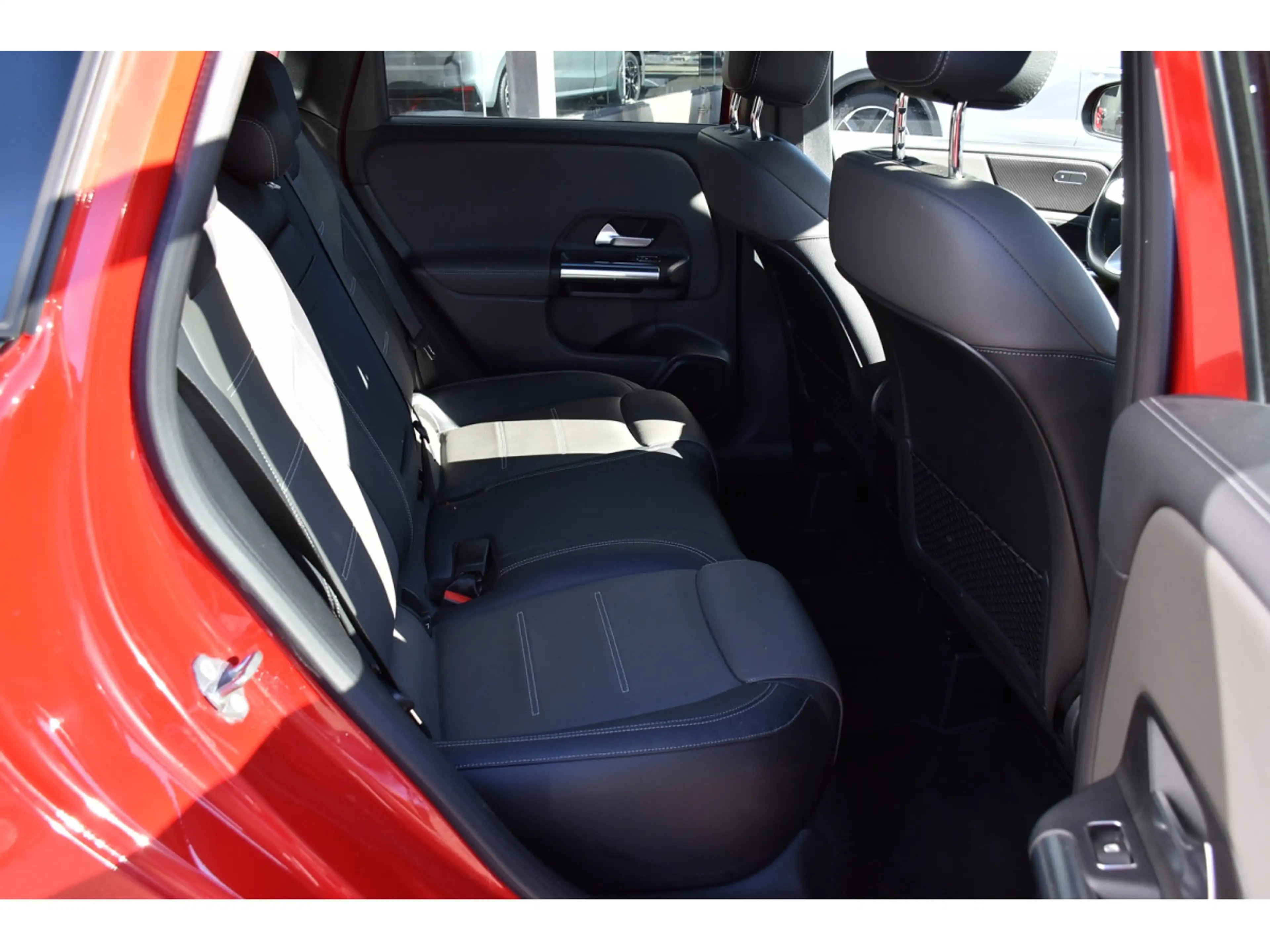 Mercedes-Benz B 180 AMG Line 7G-Tronic CUIR GPS LANE CAM CARNET — photo 8