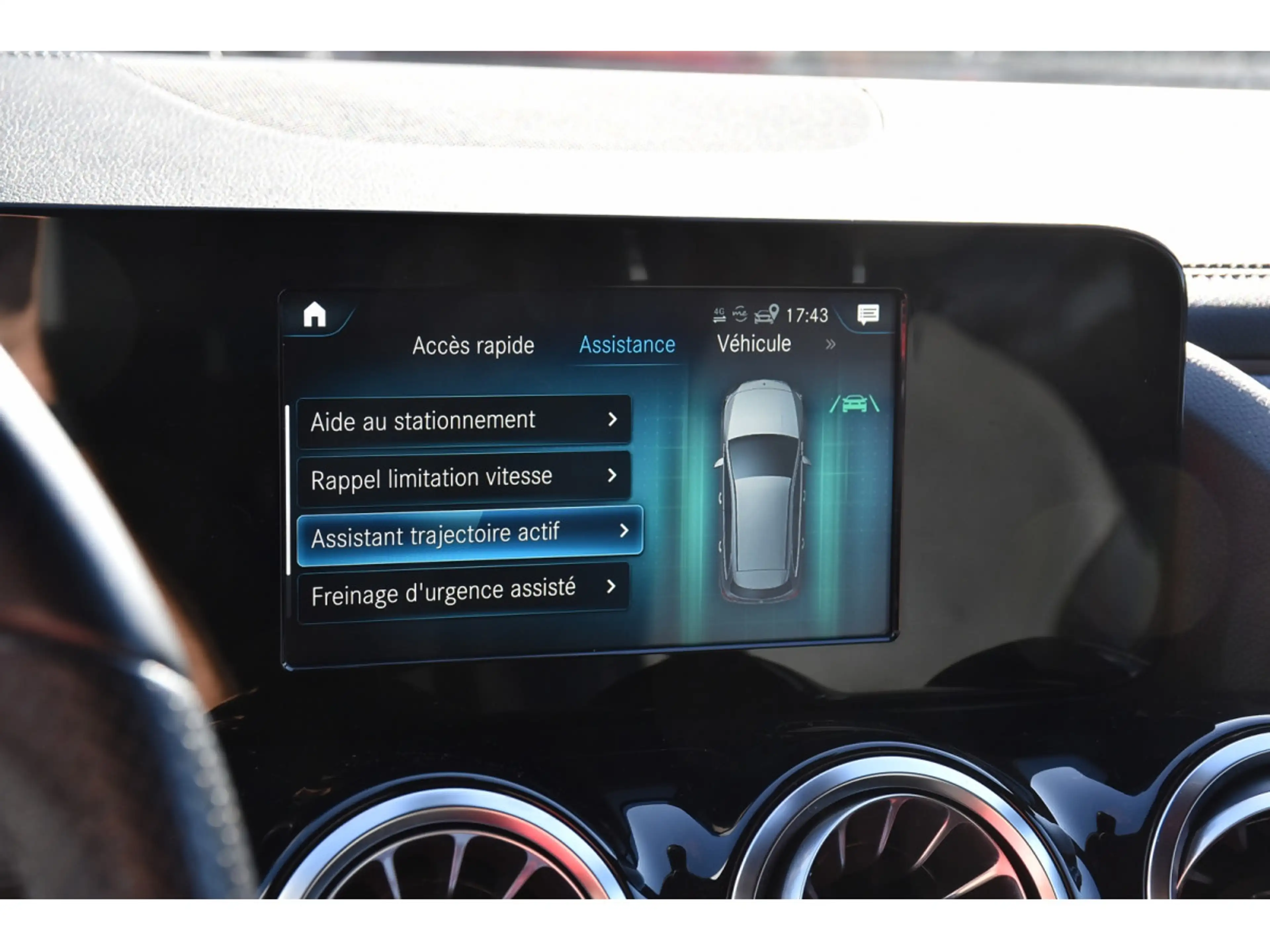 Mercedes-Benz B 180 AMG Line 7G-Tronic CUIR GPS LANE CAM CARNET — photo 13